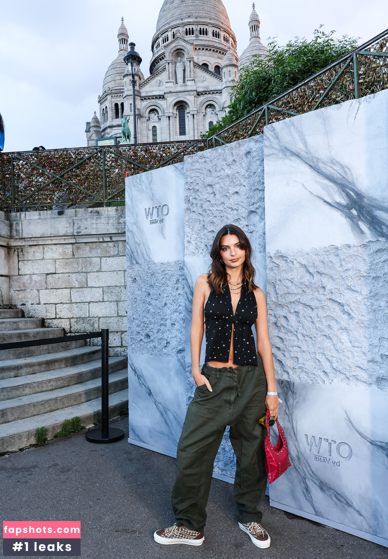 Emily Ratajkowski gallery photo #1152