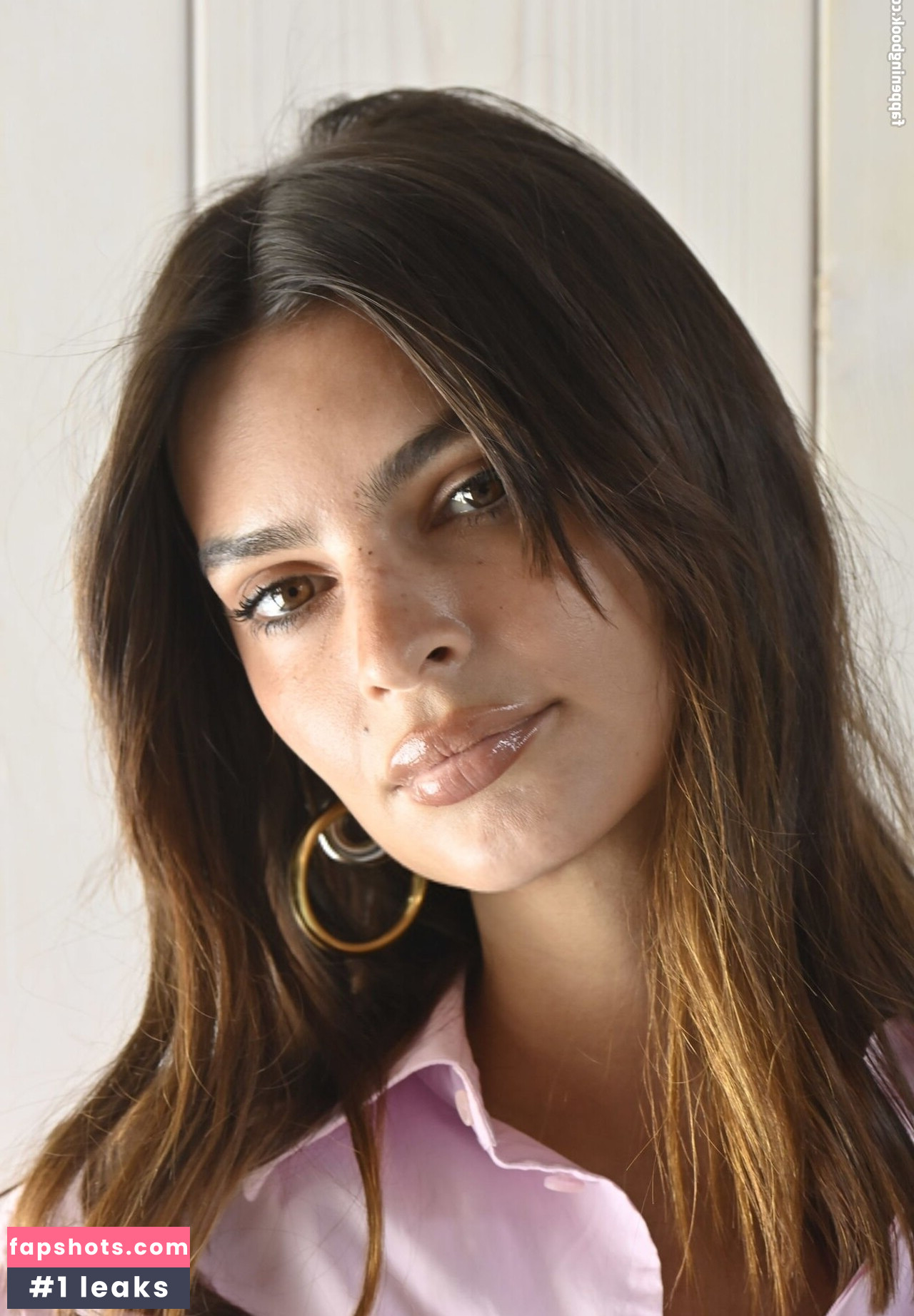 Emily Ratajkowski gallery photo #1153