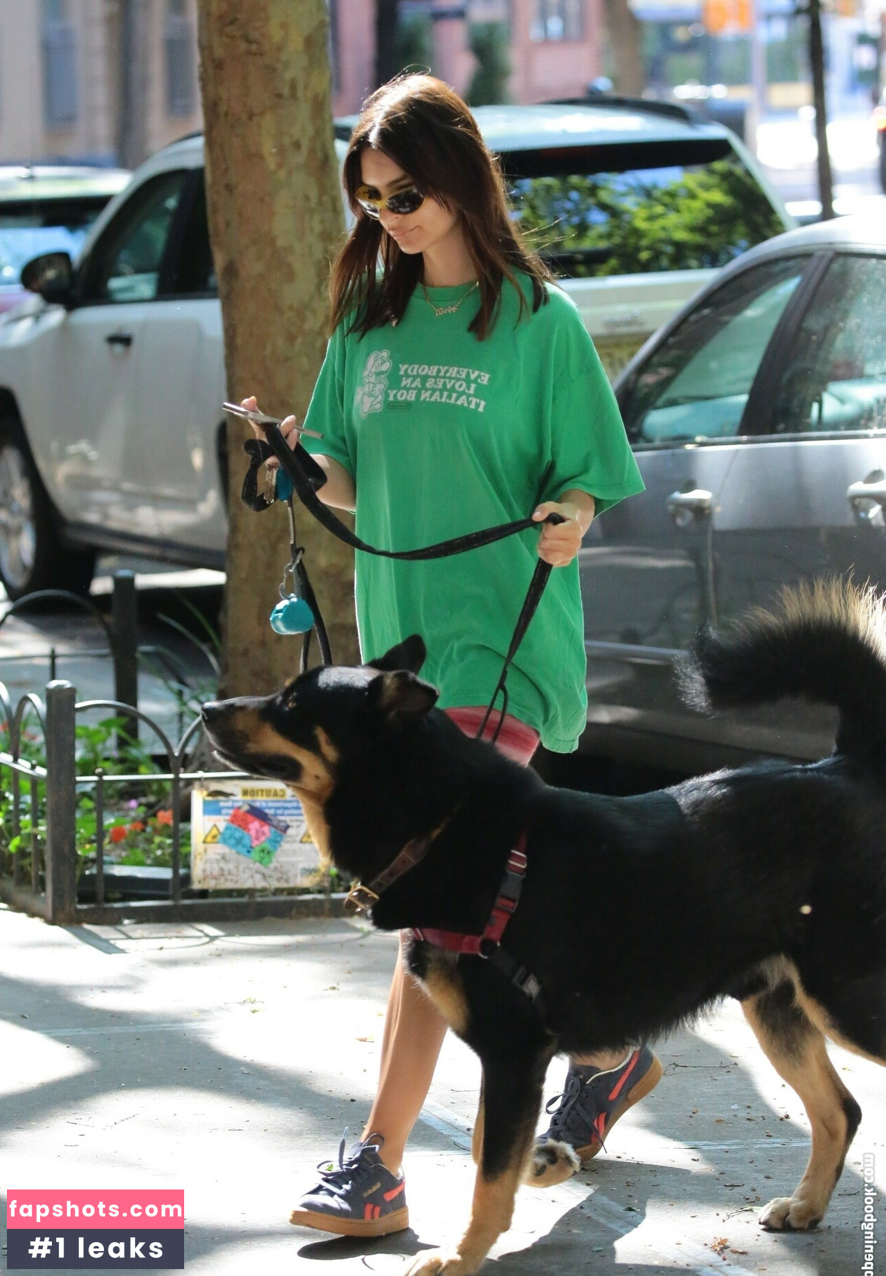 Emily Ratajkowski gallery photo #1219