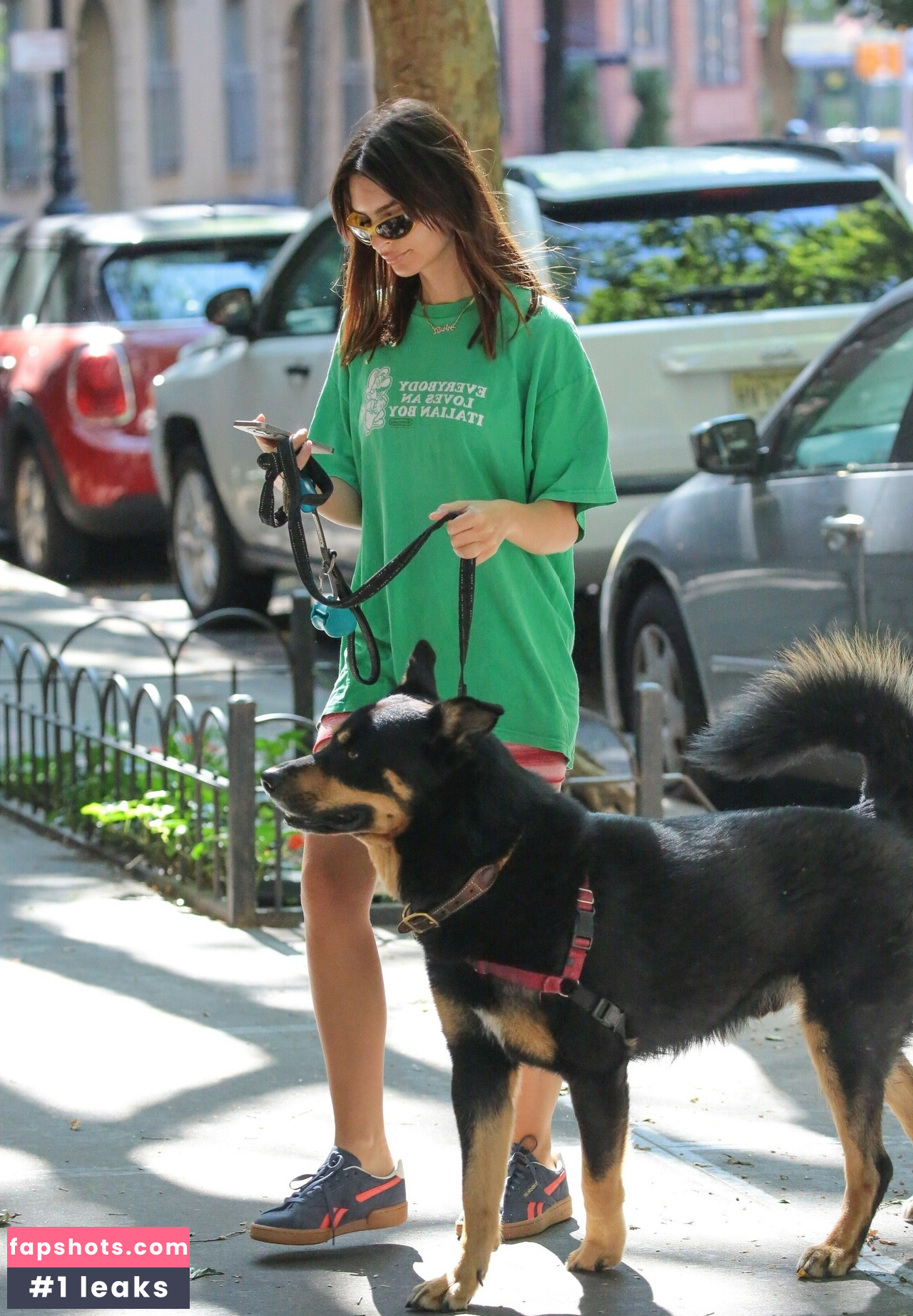 Emily Ratajkowski gallery photo #1220