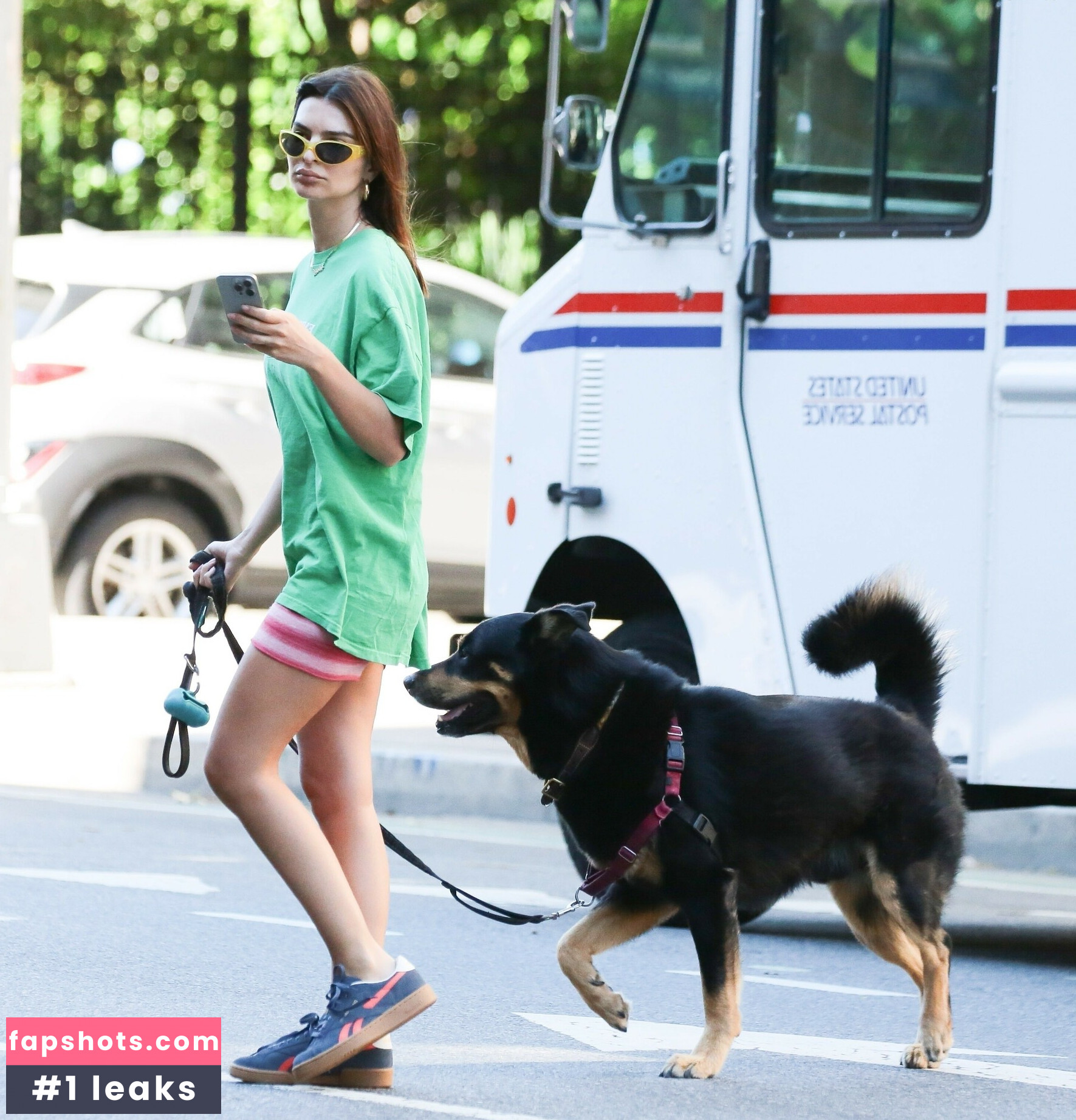 Emily Ratajkowski gallery photo #1223