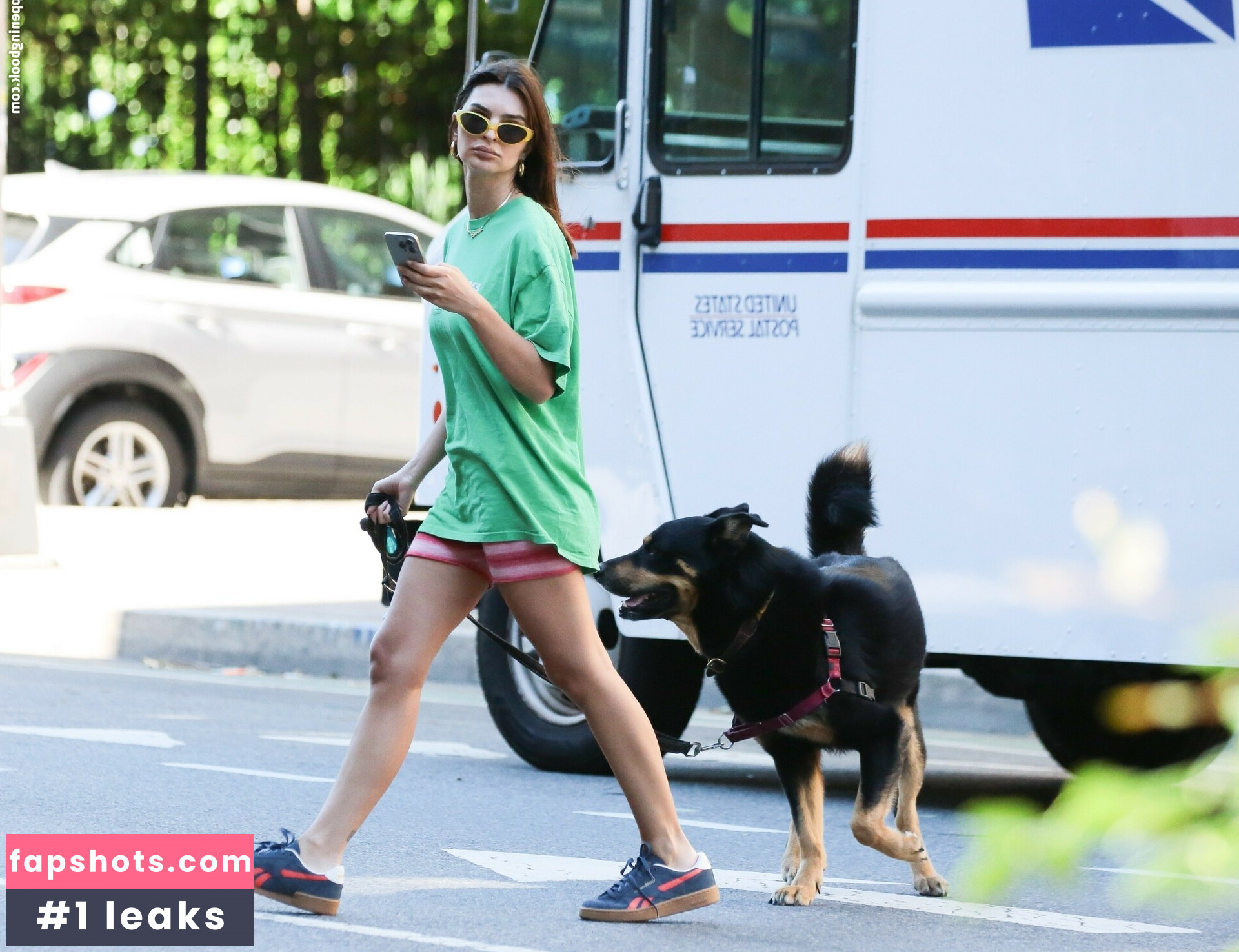 Emily Ratajkowski gallery photo #1224