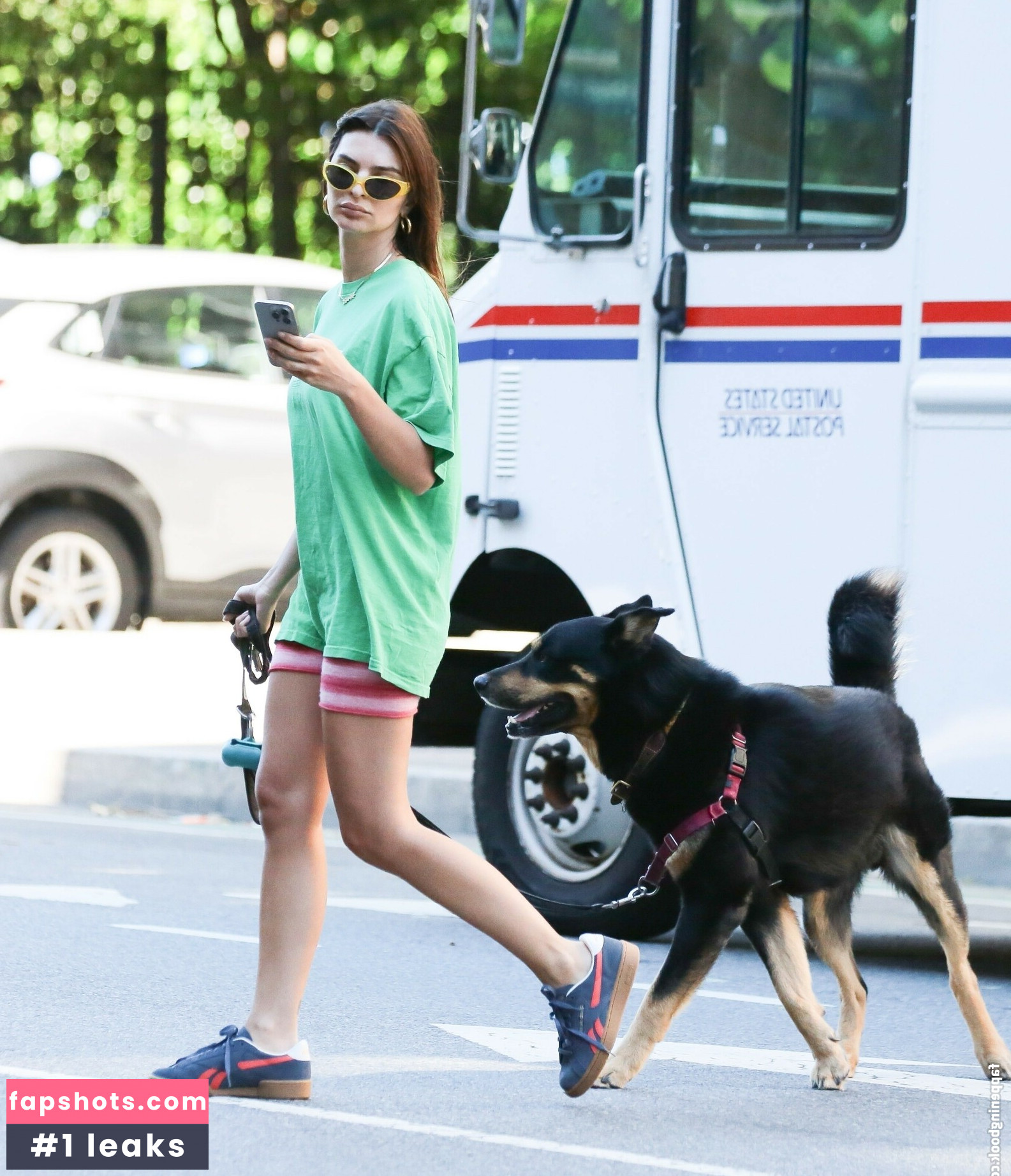 Emily Ratajkowski gallery photo #1227