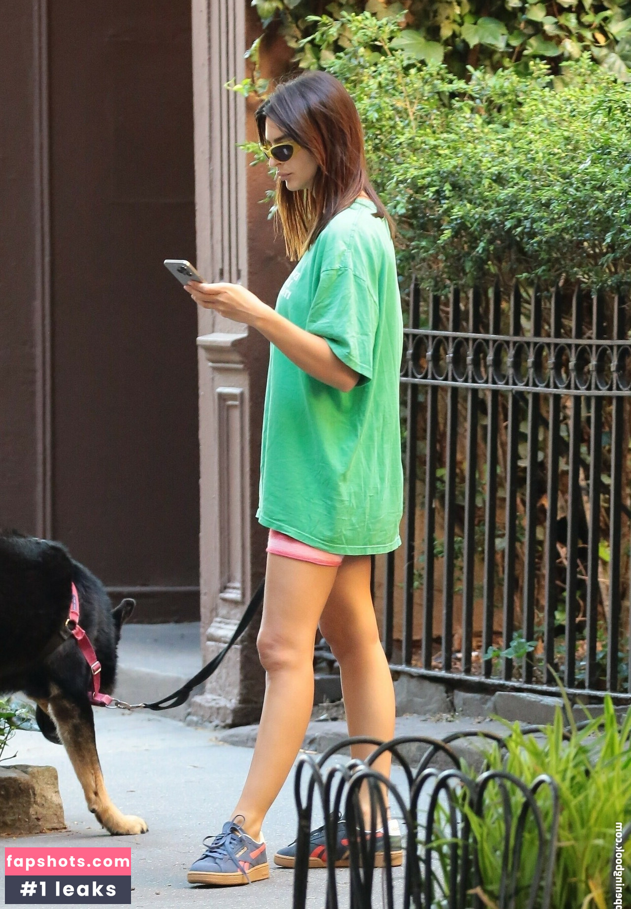 Emily Ratajkowski gallery photo #1228