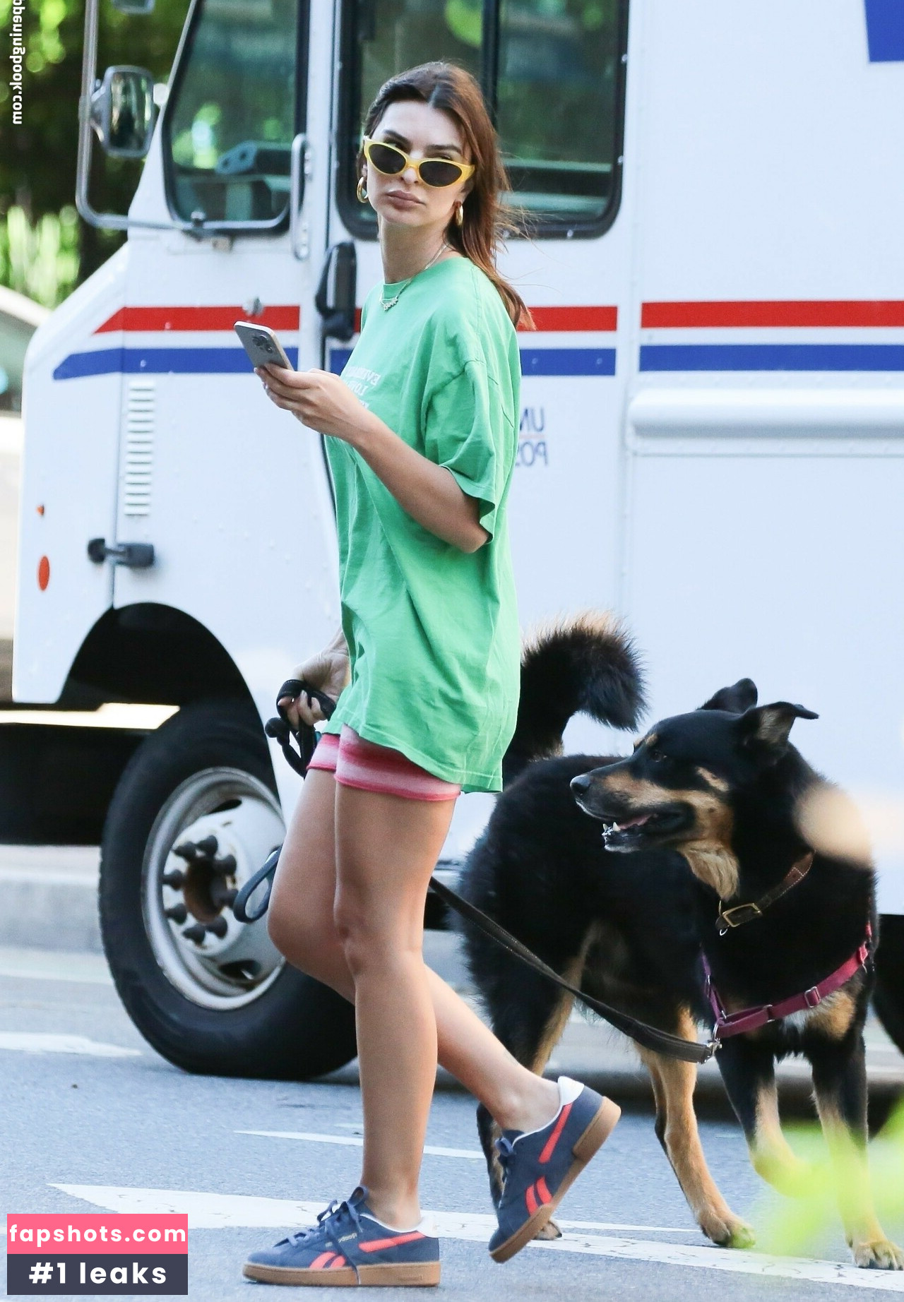 Emily Ratajkowski gallery photo #1233