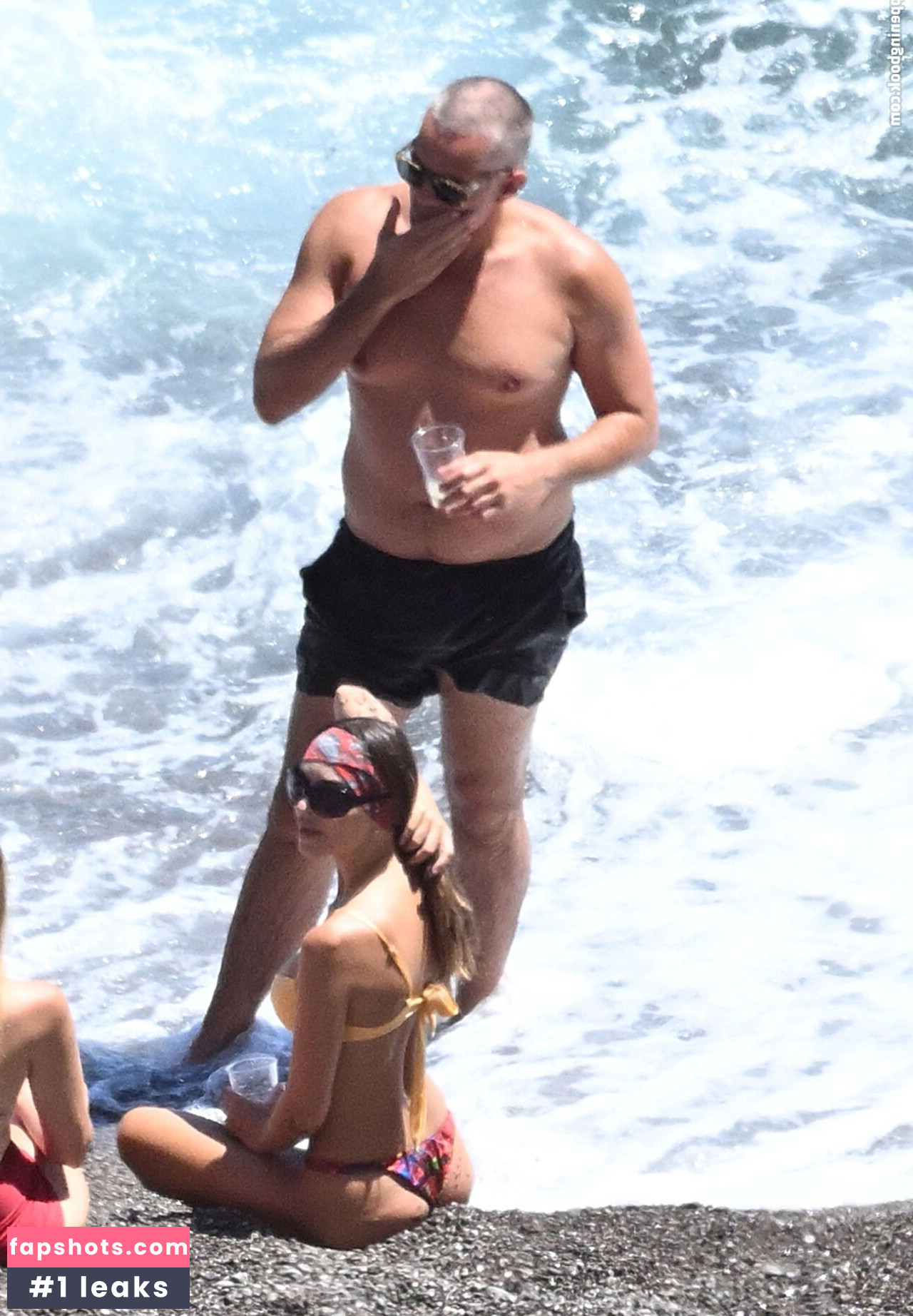 Emily Ratajkowski gallery photo #128