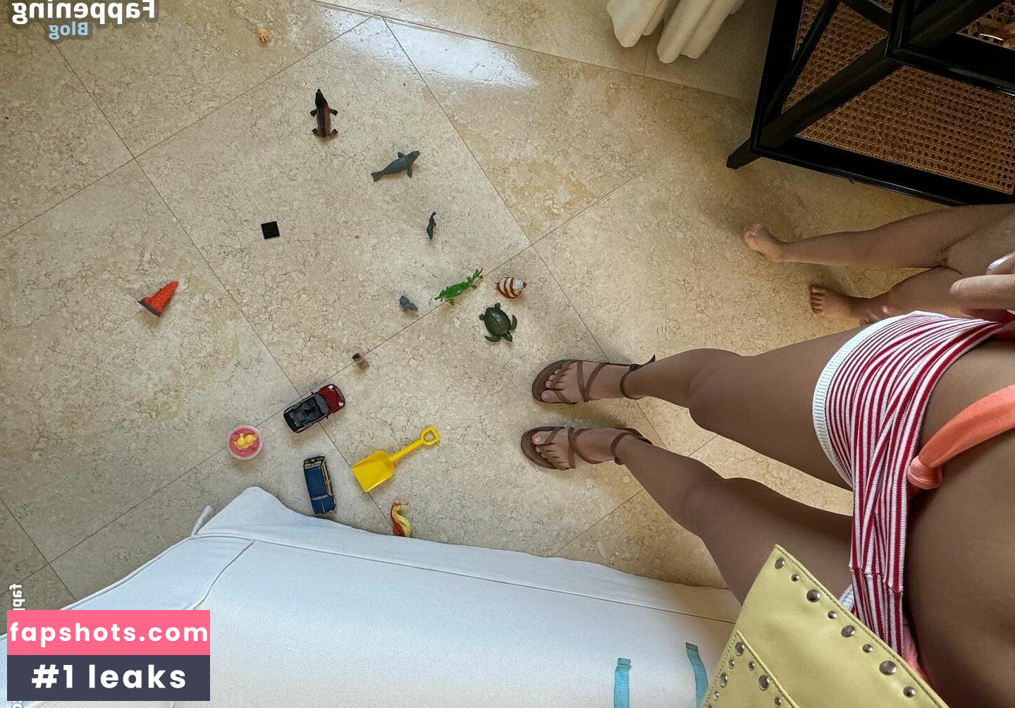 Emily Ratajkowski gallery photo #1283