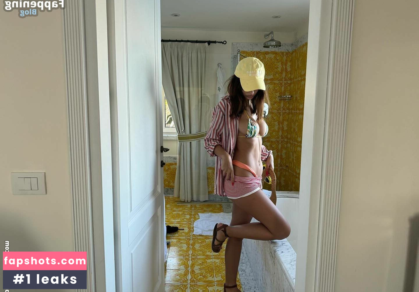 Emily Ratajkowski gallery photo #1284