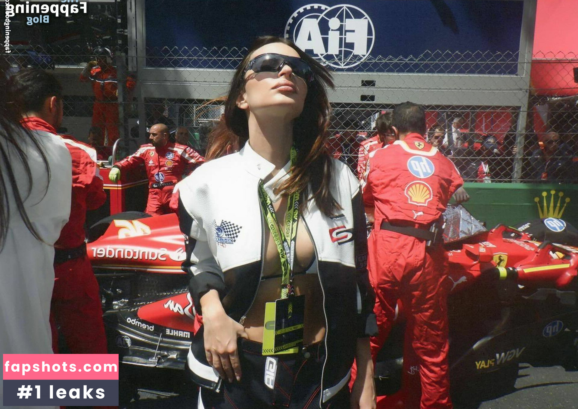 Emily Ratajkowski gallery photo #1296