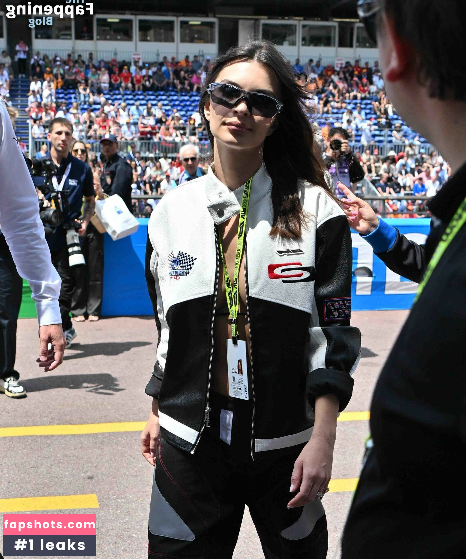 Emily Ratajkowski gallery photo #1306