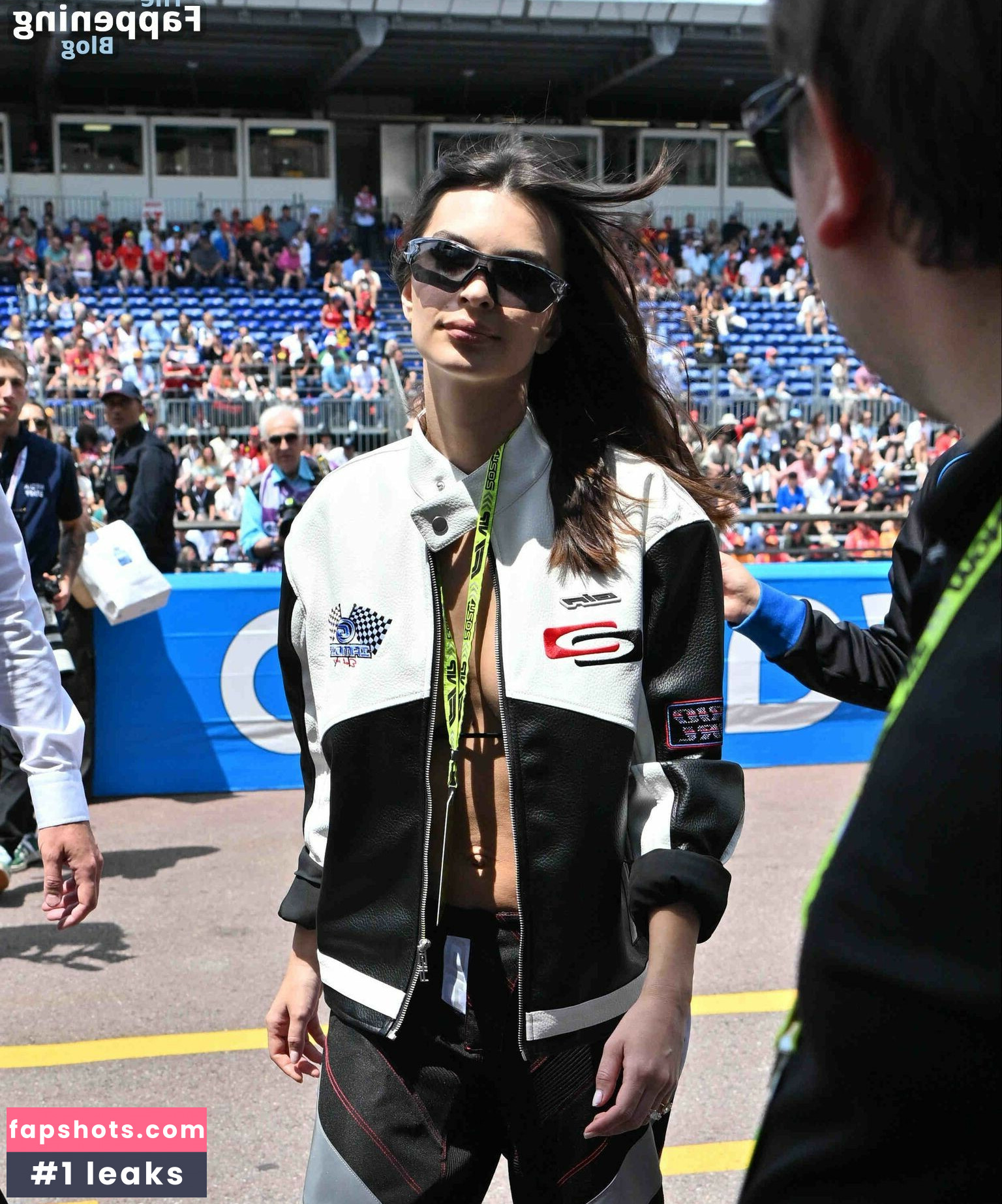 Emily Ratajkowski gallery photo #1307