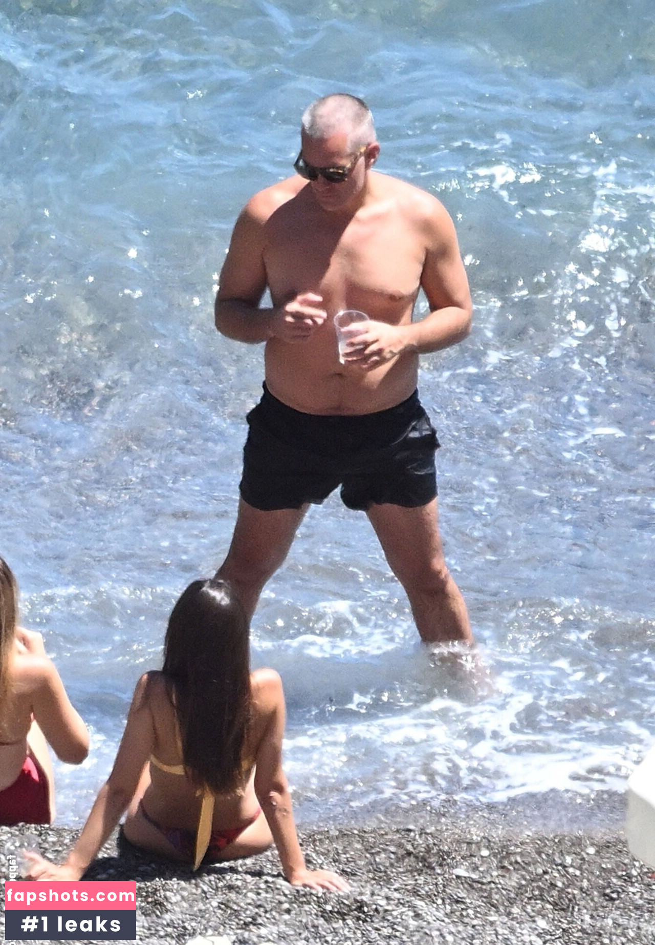 Emily Ratajkowski gallery photo #138