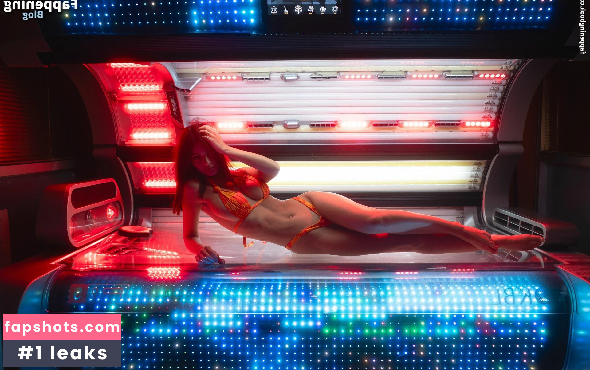 Emily Ratajkowski gallery photo #1413