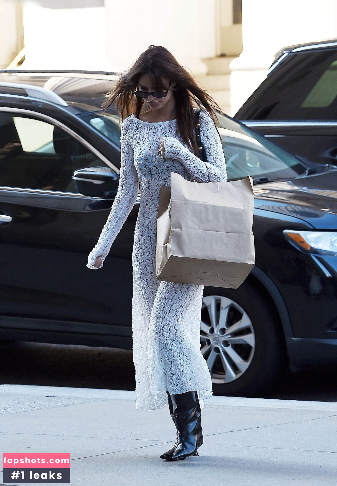 Emily Ratajkowski gallery photo #1439