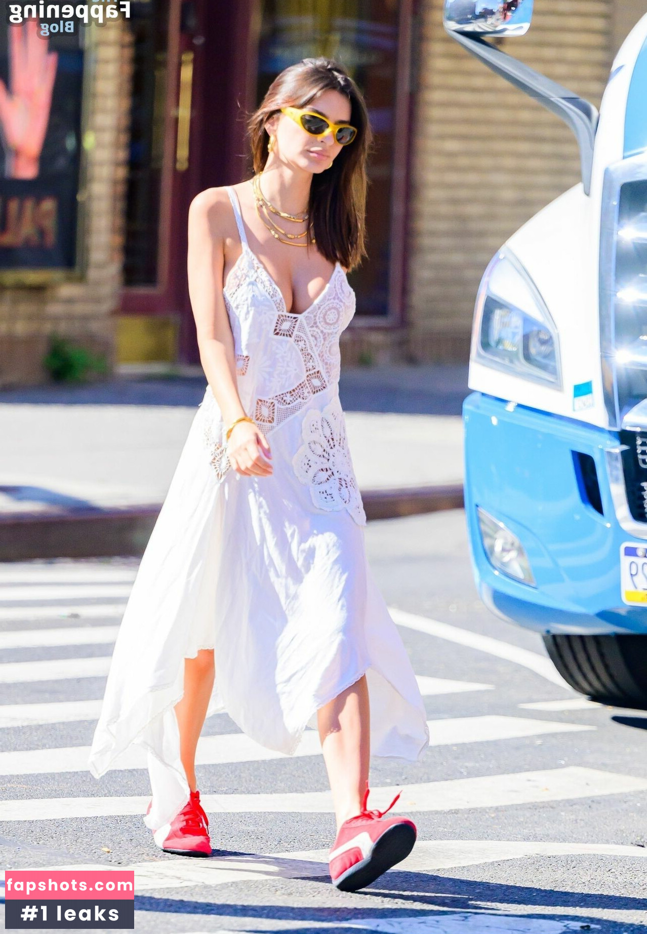 Emily Ratajkowski gallery photo #1465