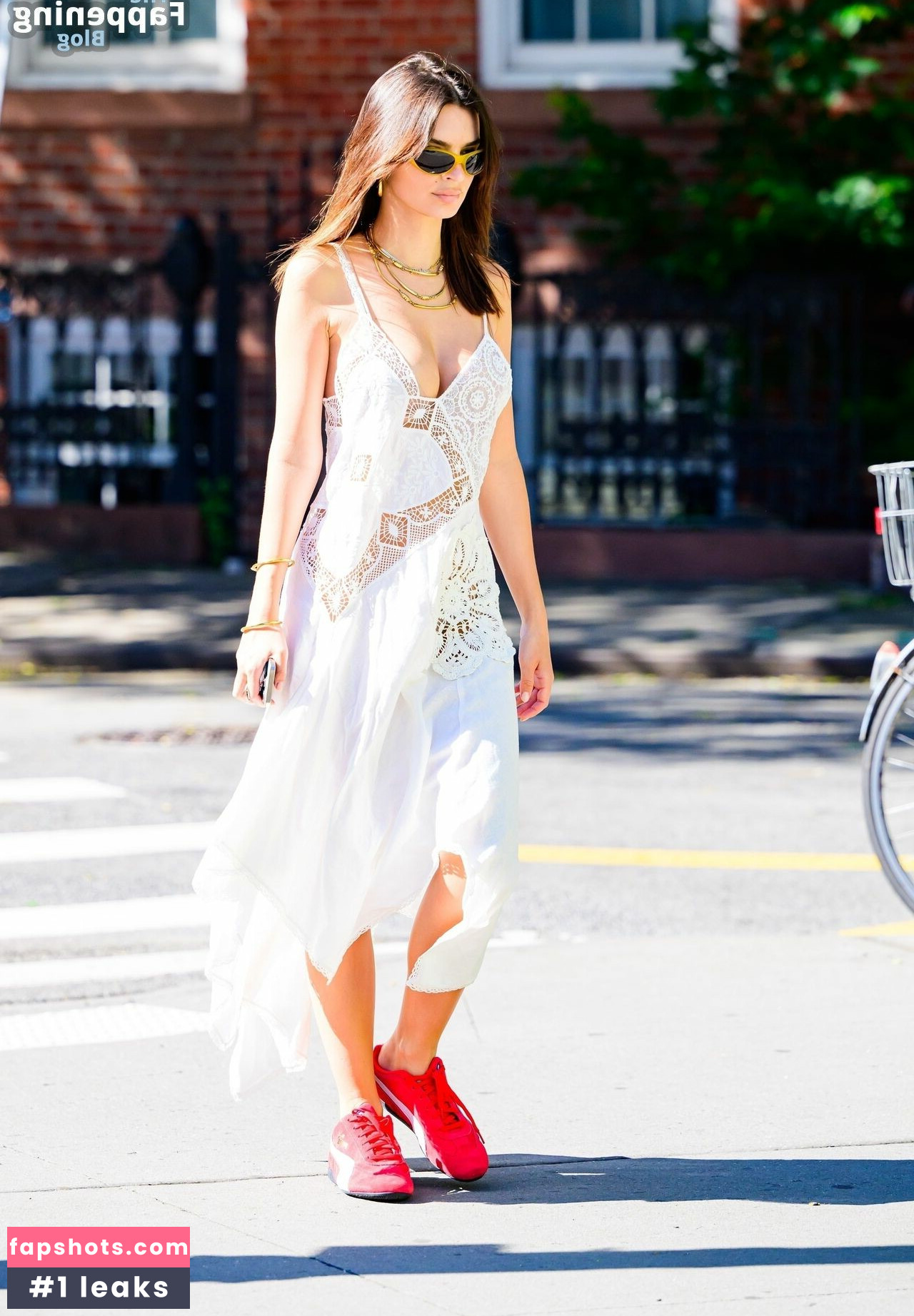 Emily Ratajkowski gallery photo #1474