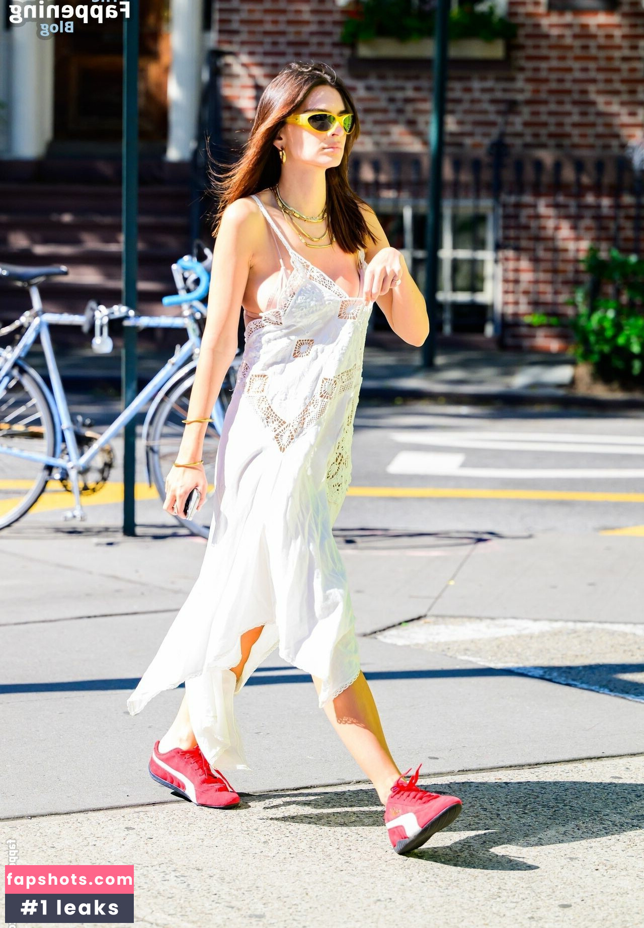 Emily Ratajkowski gallery photo #1480