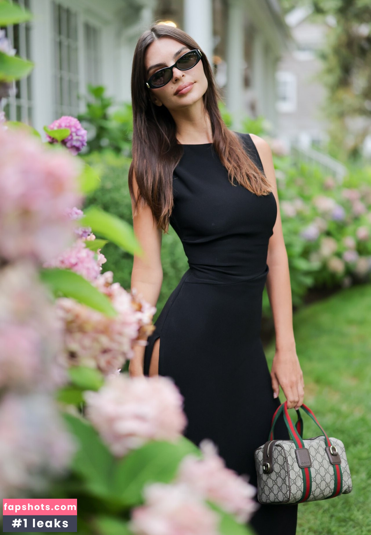 Emily Ratajkowski gallery photo #151