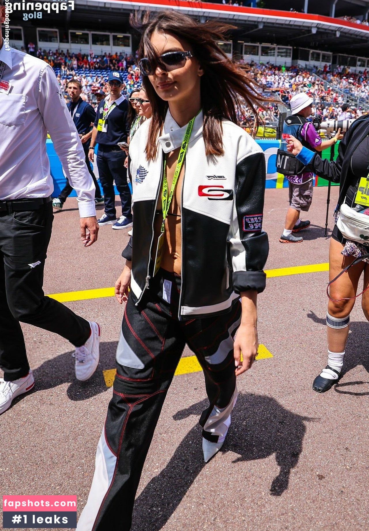 Emily Ratajkowski gallery photo #1534