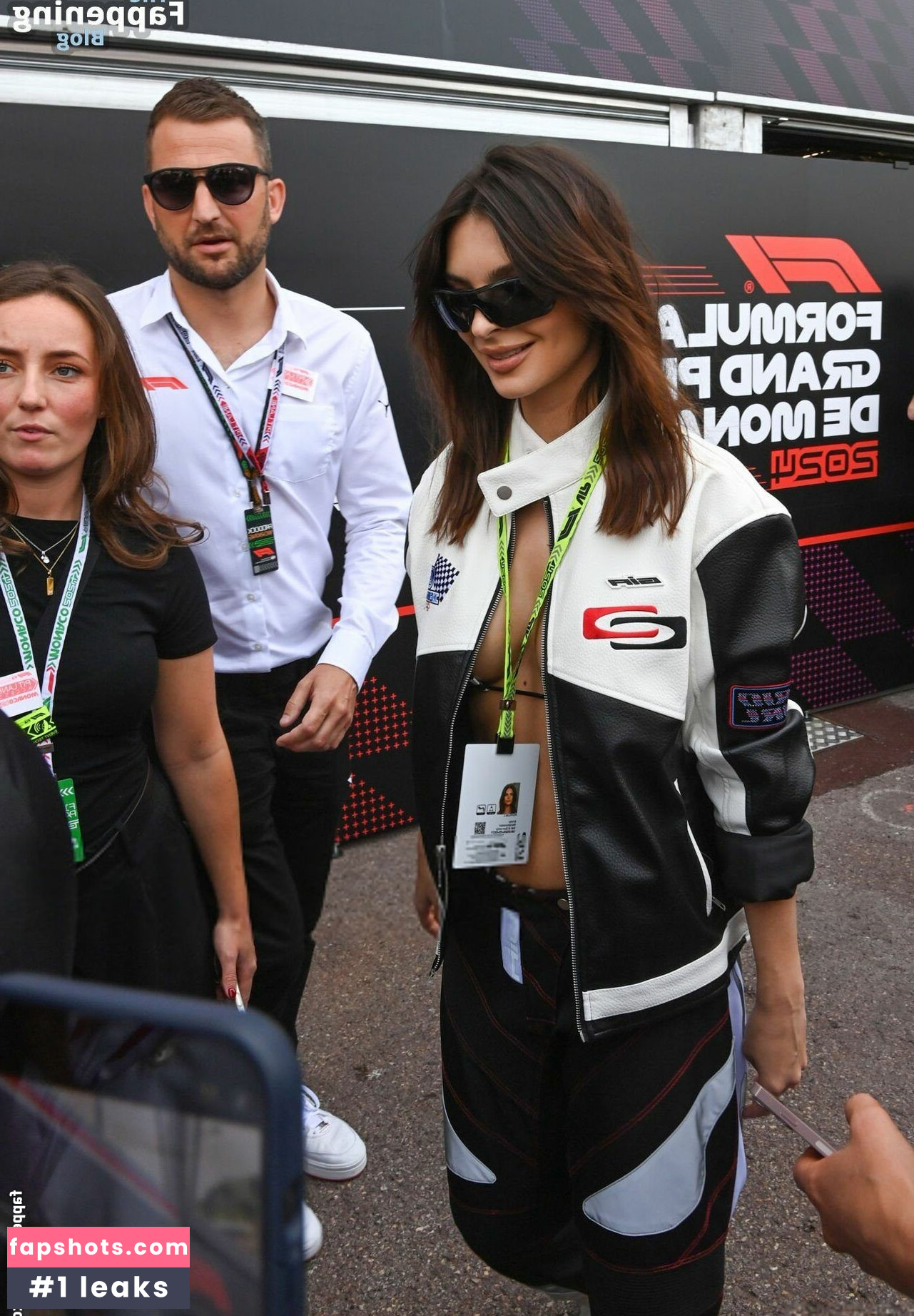 Emily Ratajkowski gallery photo #1536