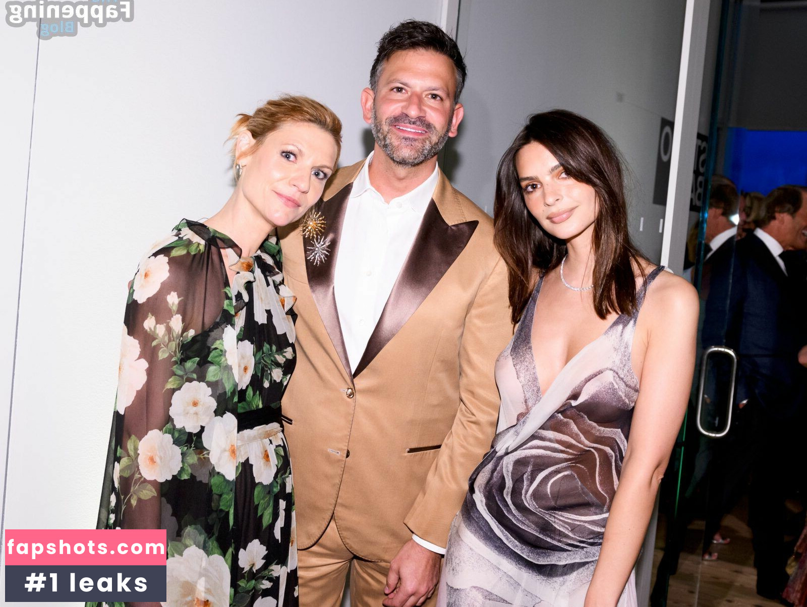 Emily Ratajkowski gallery photo #1570