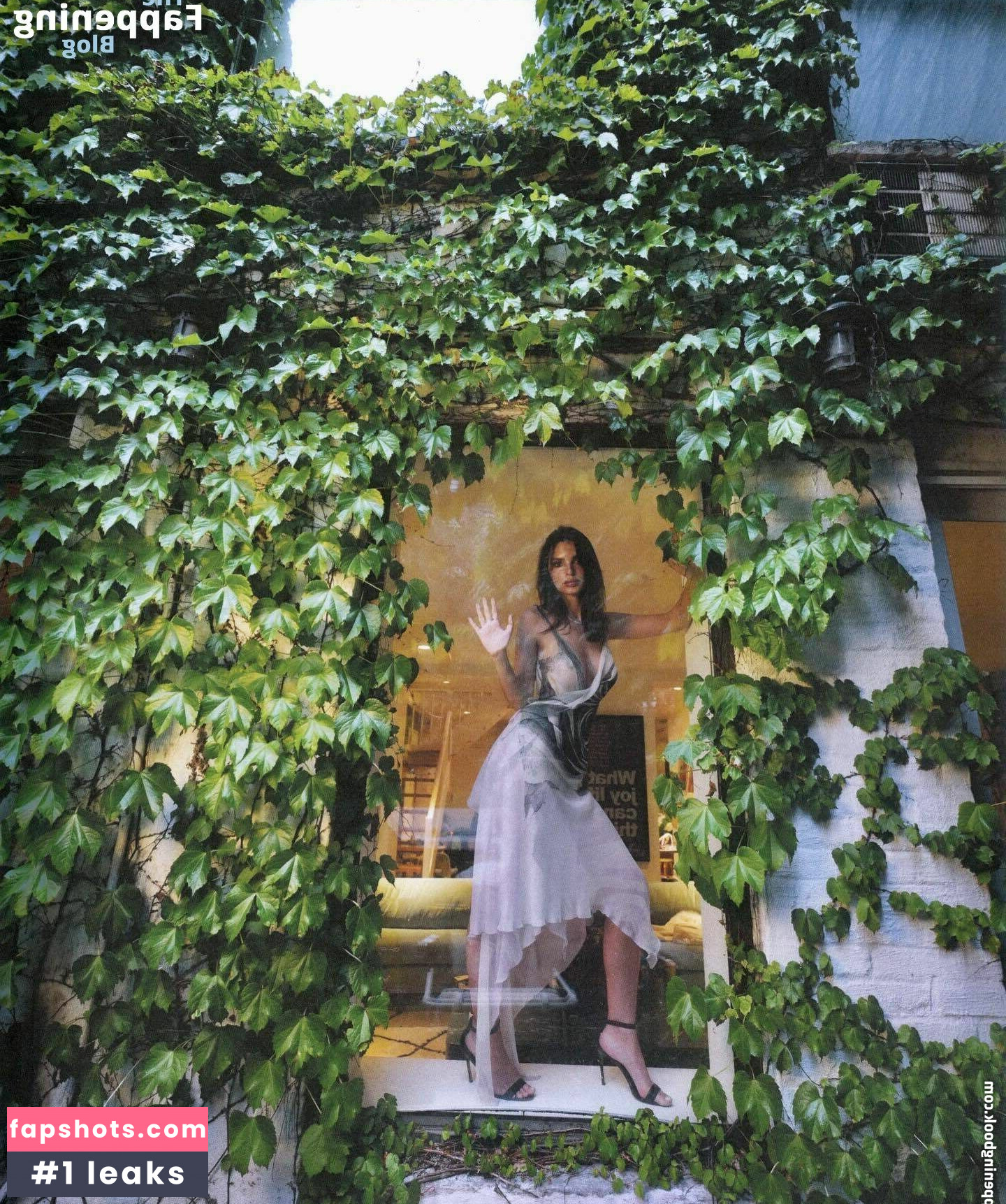 Emily Ratajkowski gallery photo #1575