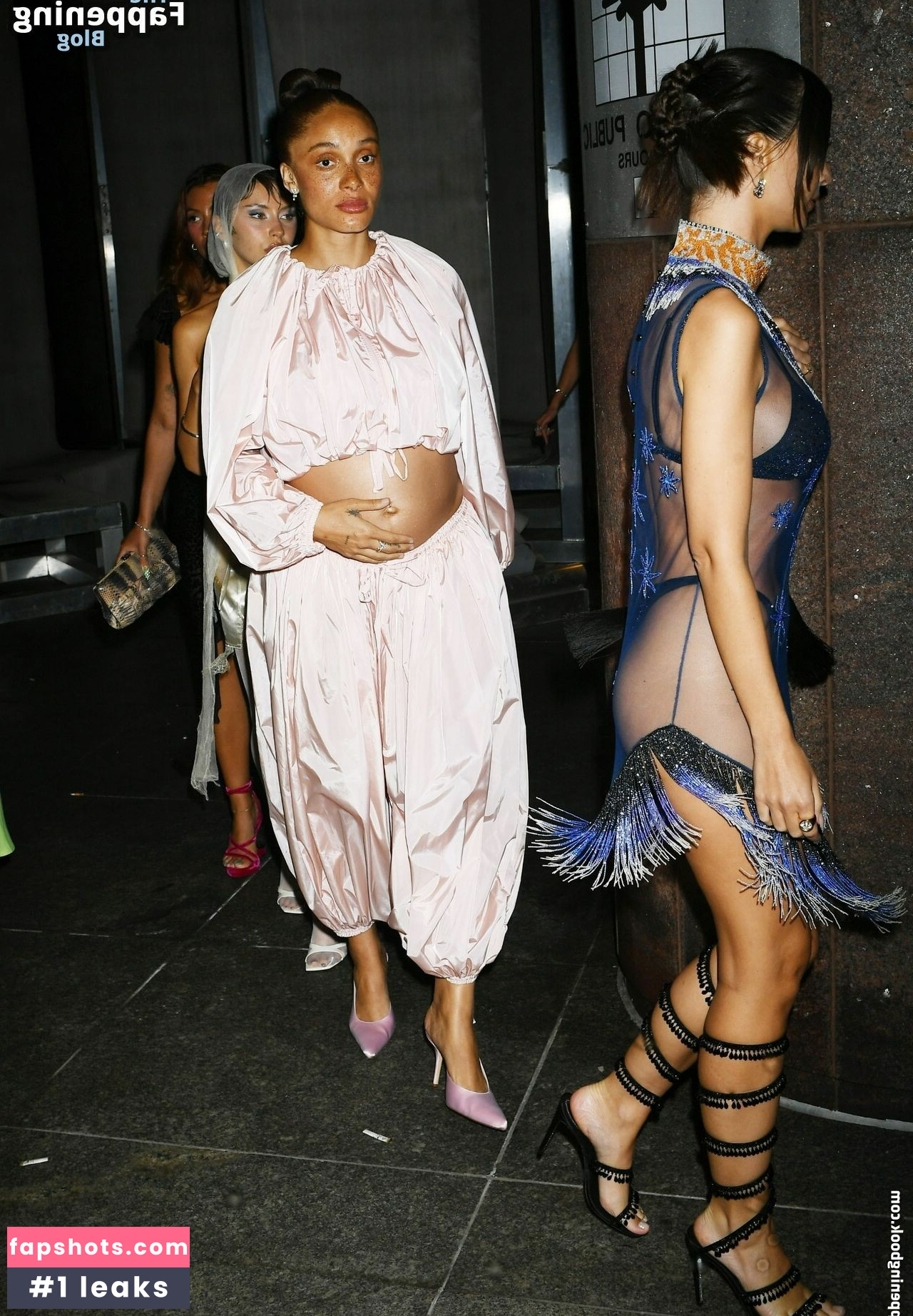 Emily Ratajkowski gallery photo #1648