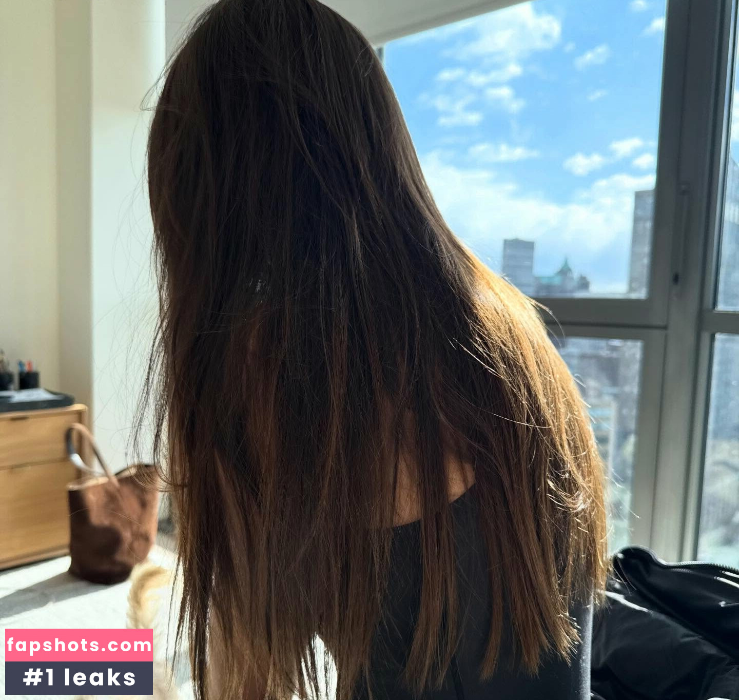 Emily Ratajkowski gallery photo #18