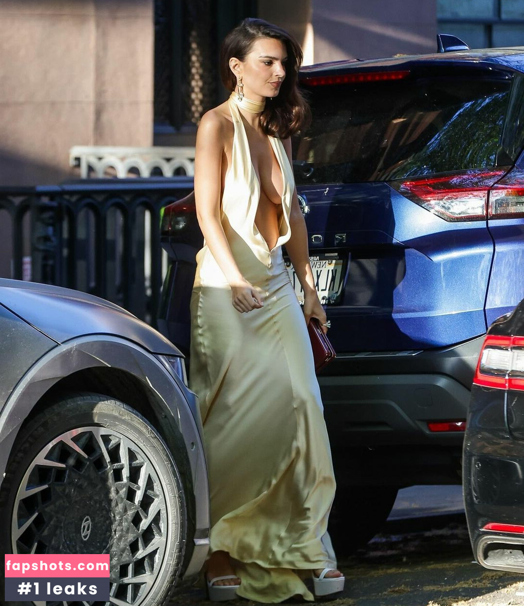 Emily Ratajkowski gallery photo #1737