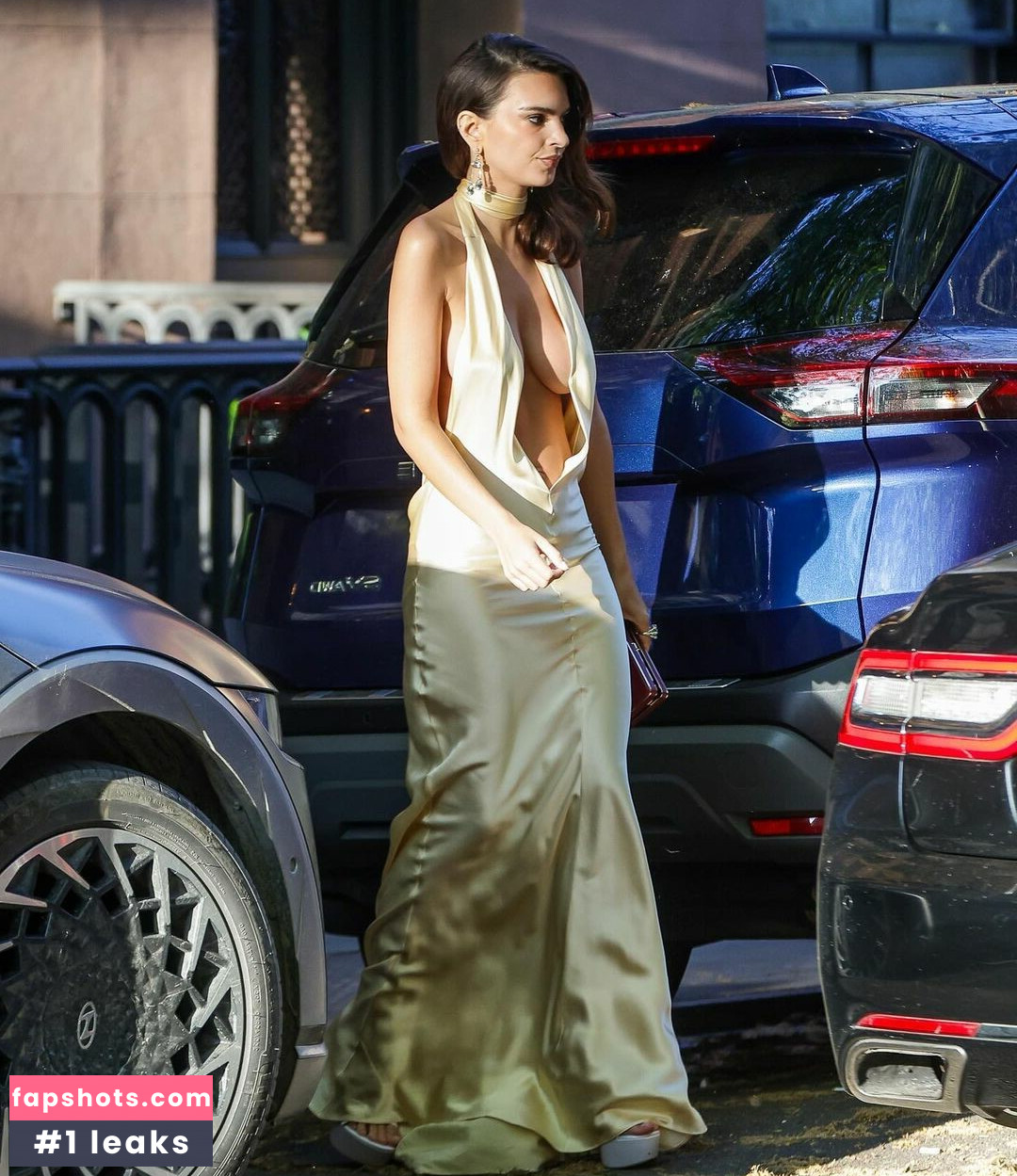 Emily Ratajkowski gallery photo #1742