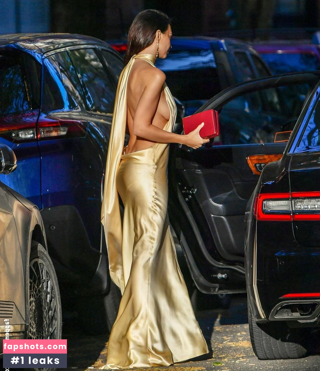 Emily Ratajkowski gallery photo #1744