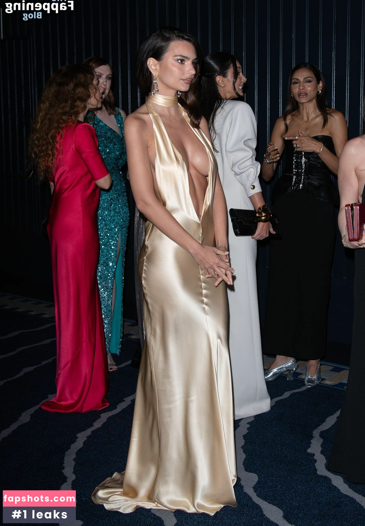 Emily Ratajkowski gallery photo #1802