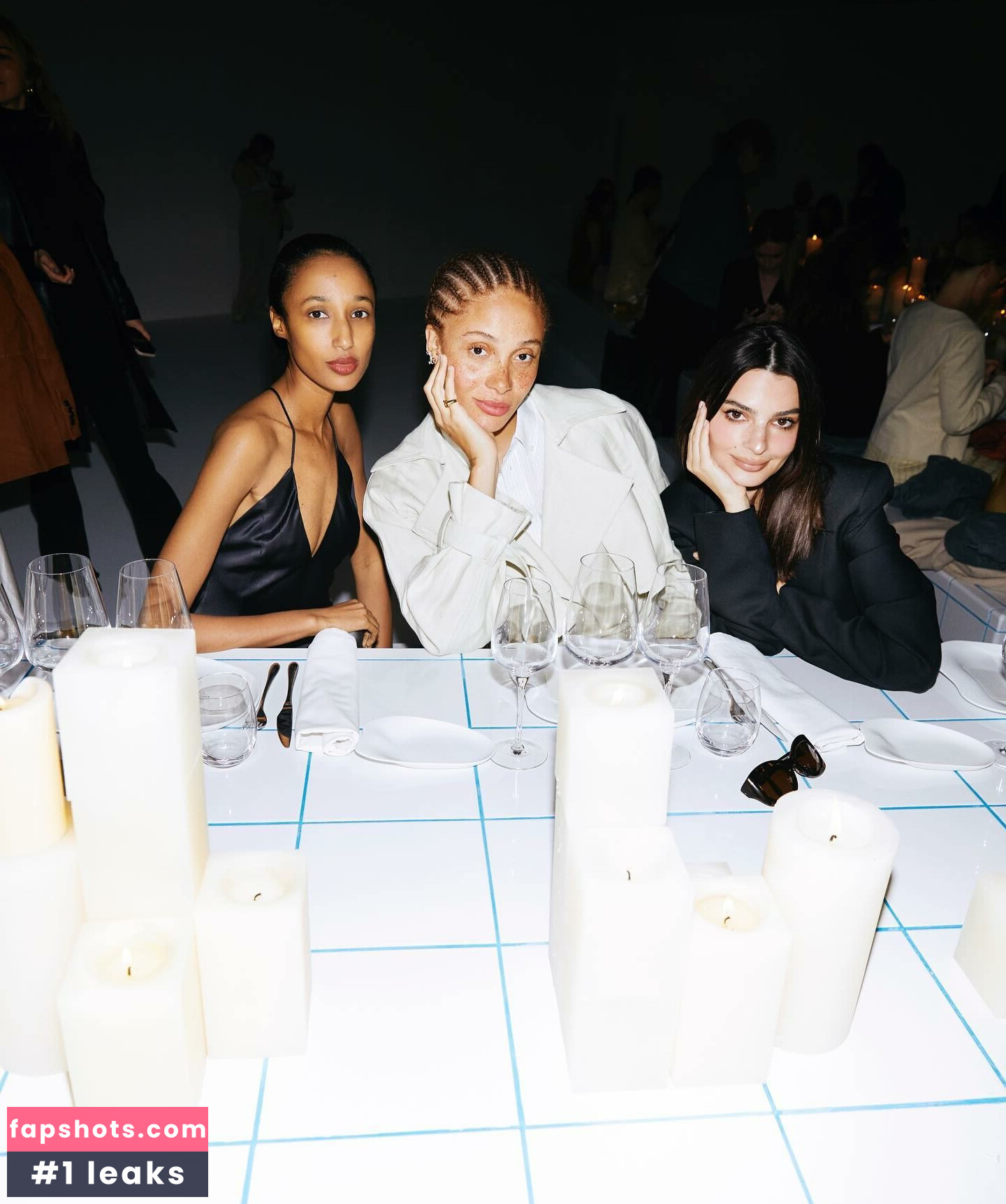 Emily Ratajkowski gallery photo #1866