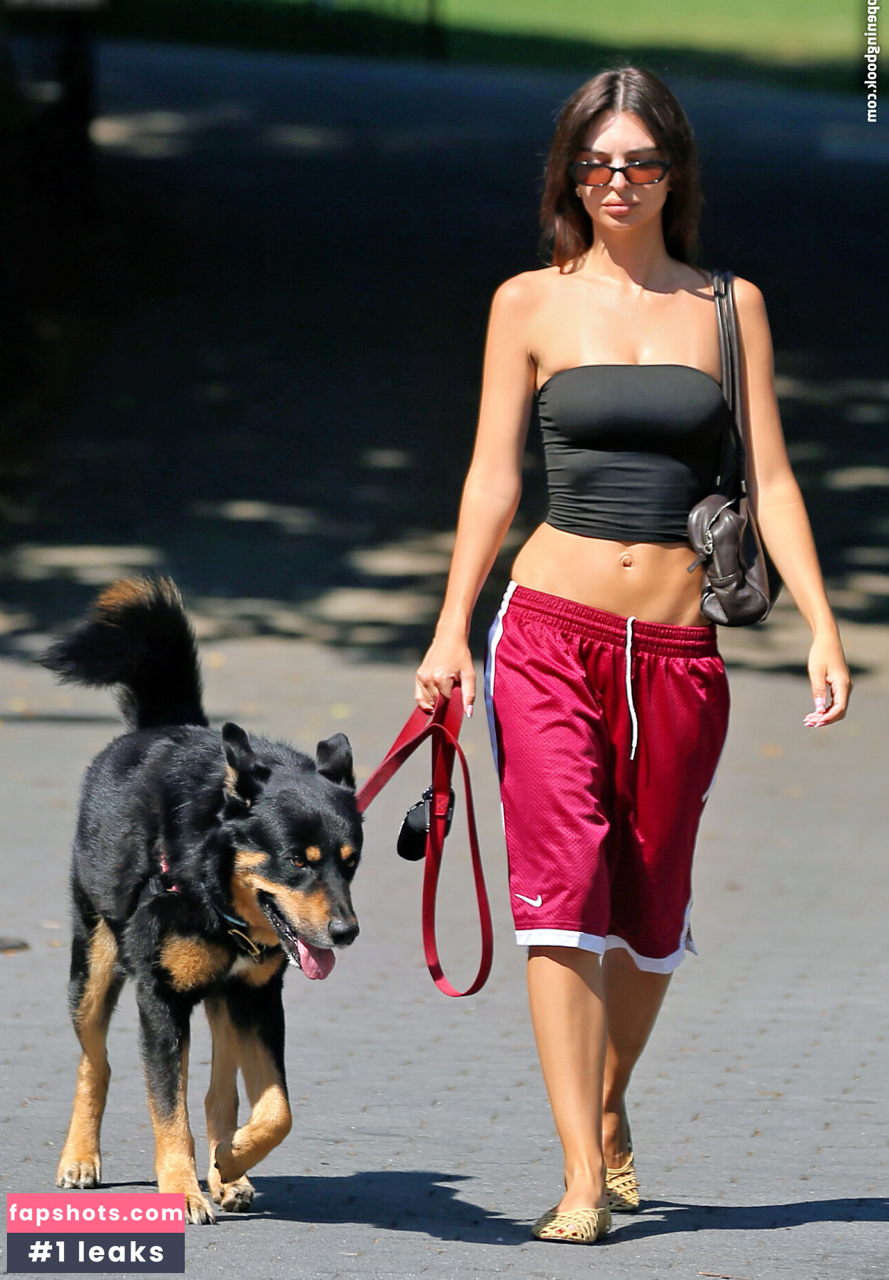 Emily Ratajkowski gallery photo #191