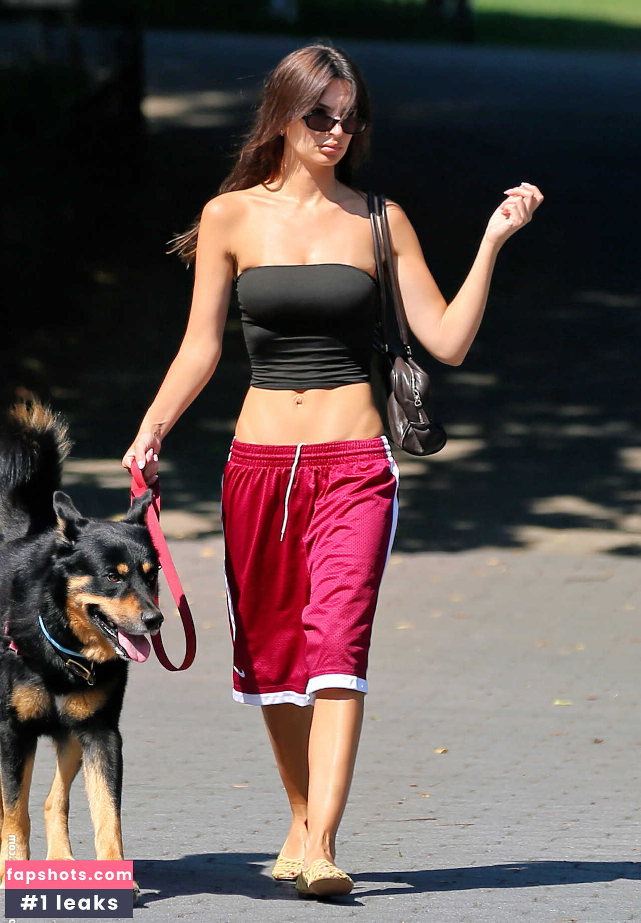 Emily Ratajkowski gallery photo #195