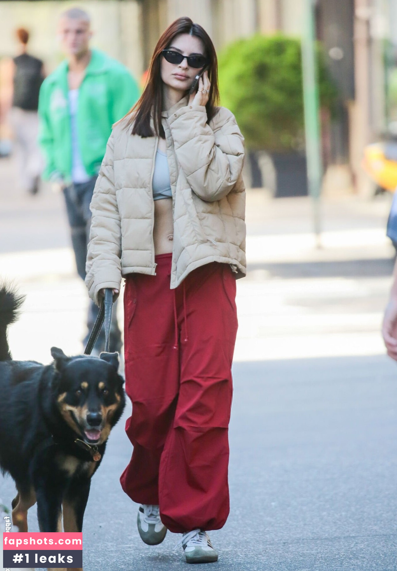 Emily Ratajkowski gallery photo #1956