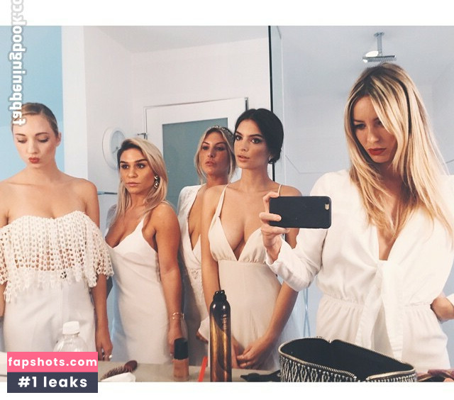 Emily Ratajkowski gallery photo #1981