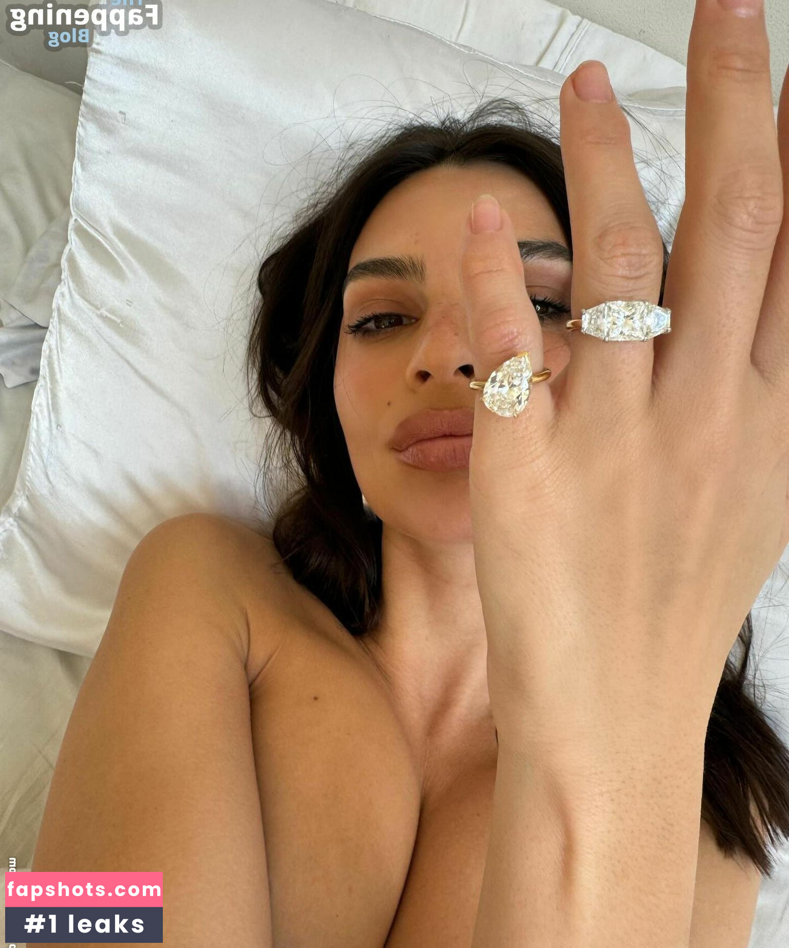 Emily Ratajkowski gallery photo #2083