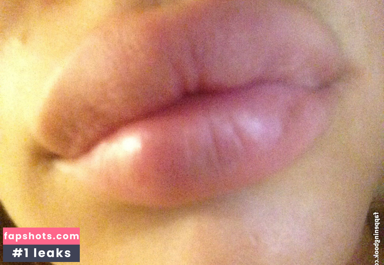 Emily Ratajkowski gallery photo #2139