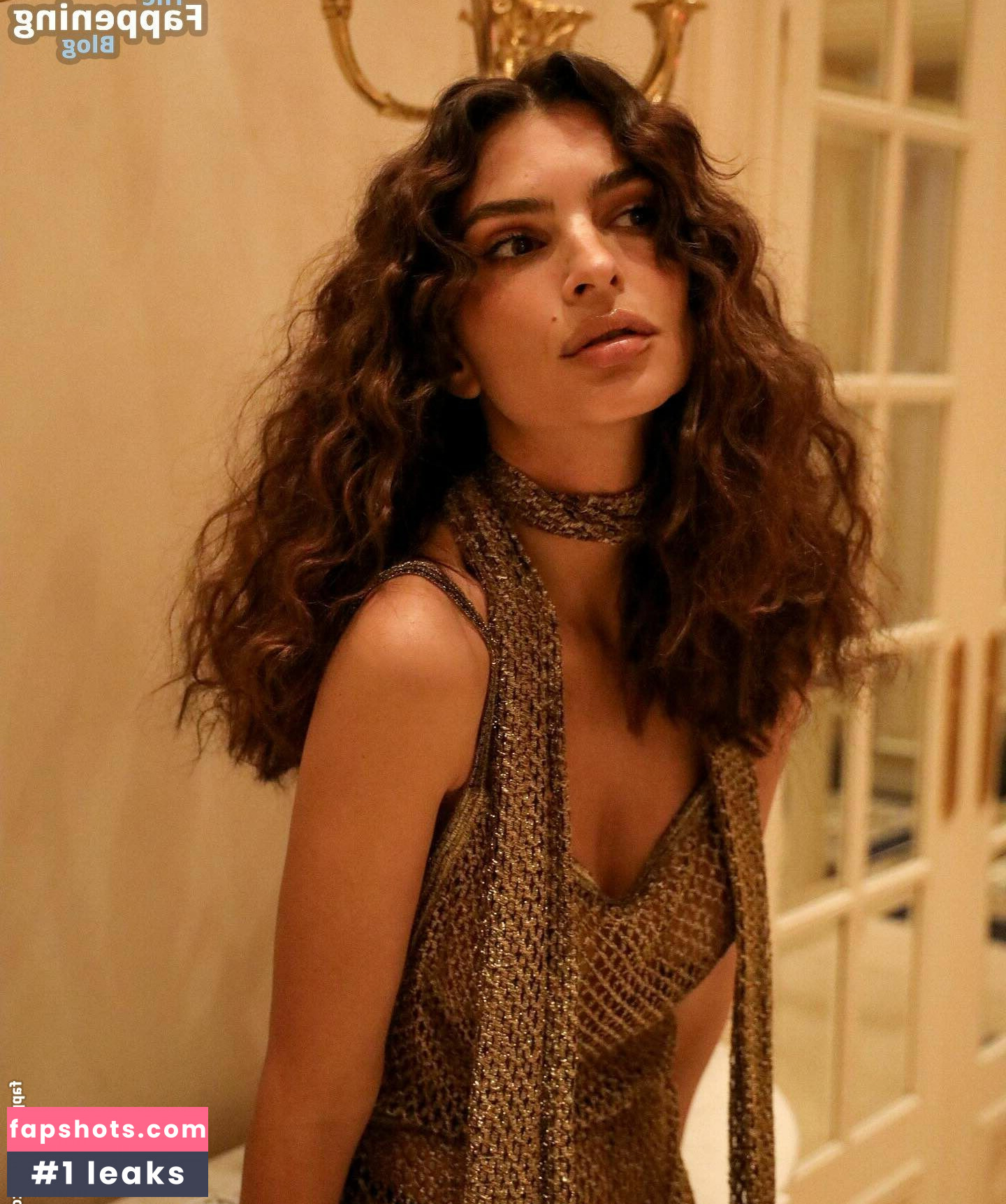 Emily Ratajkowski gallery photo #2174