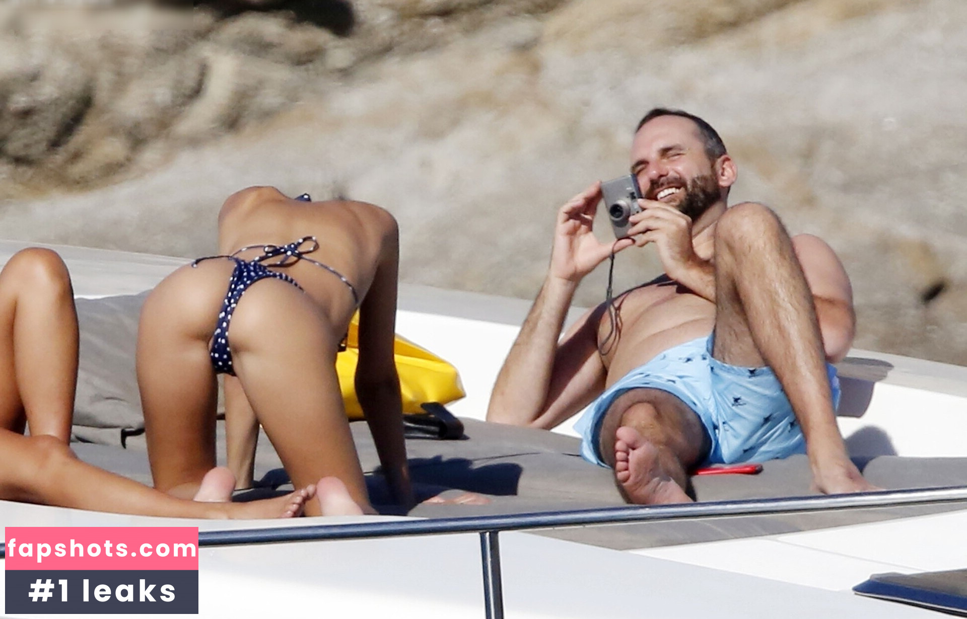 Emily Ratajkowski gallery photo #227