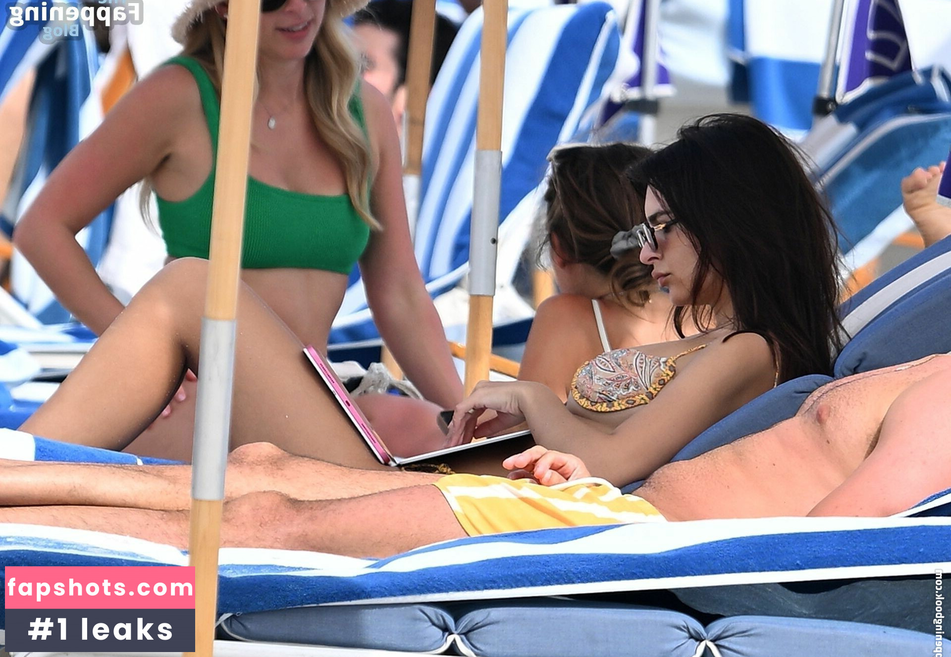 Emily Ratajkowski gallery photo #2305