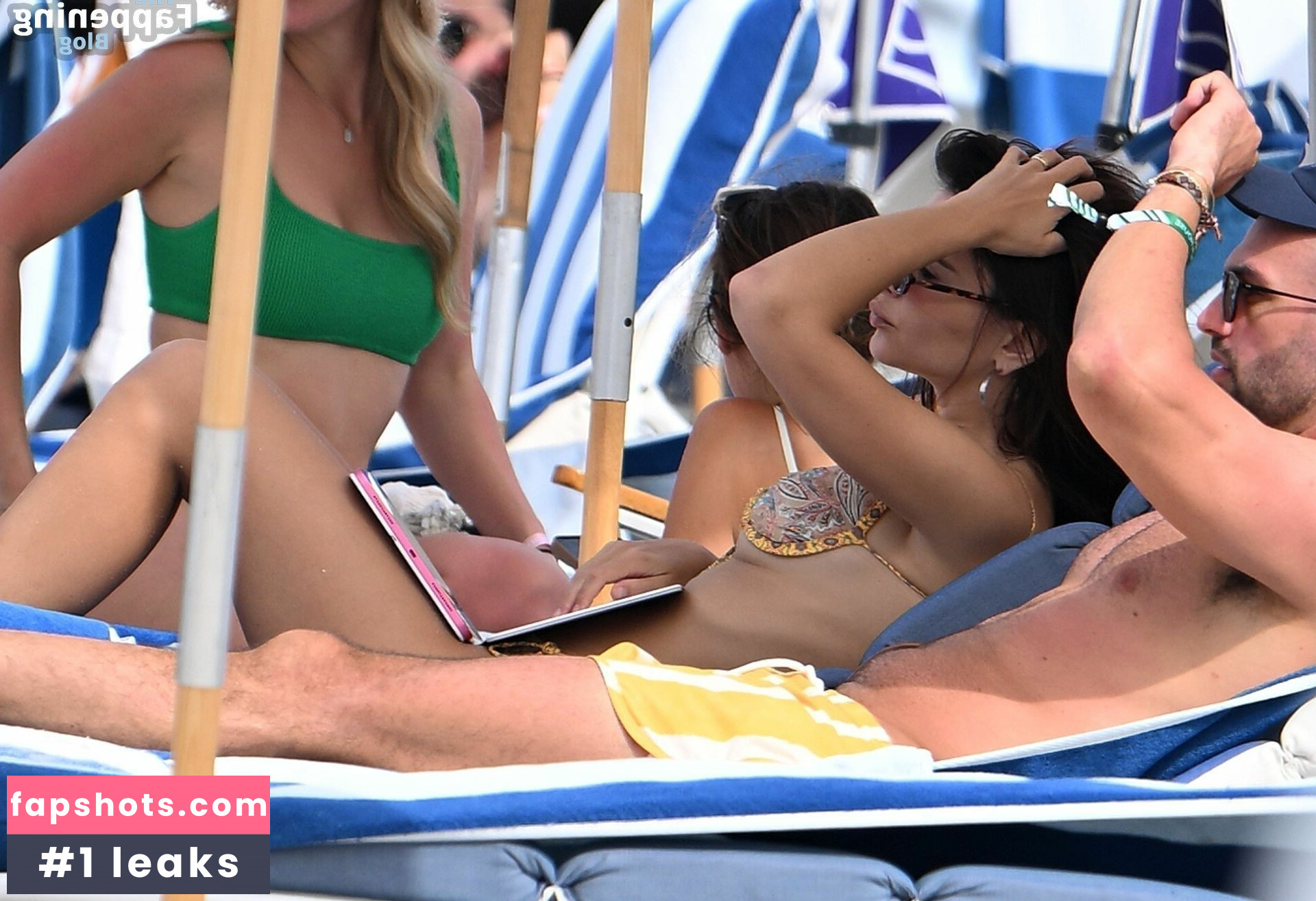 Emily Ratajkowski gallery photo #2321