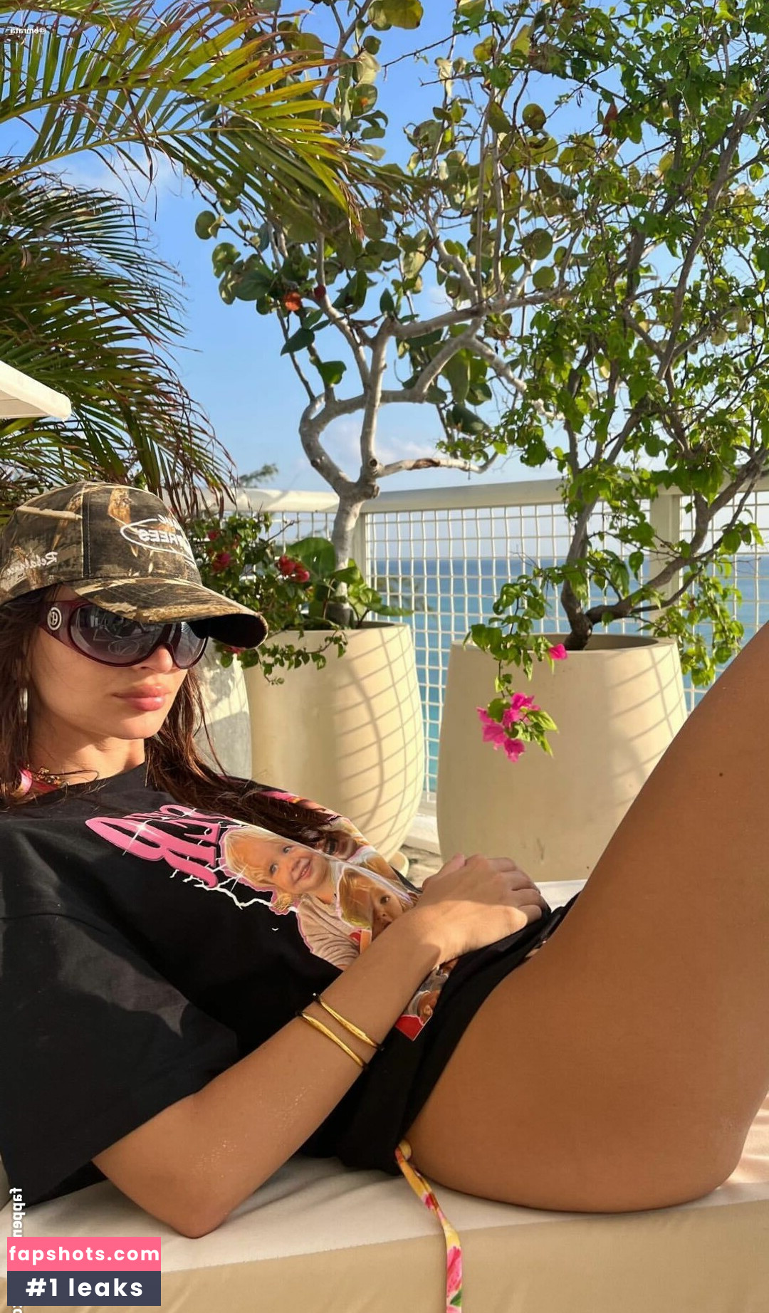 Emily Ratajkowski gallery photo #2443