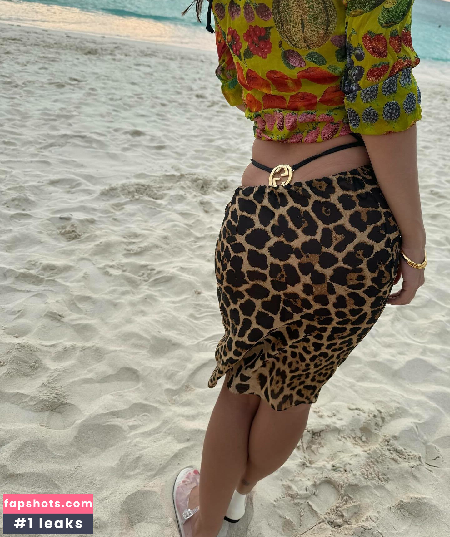 Emily Ratajkowski gallery photo #2444