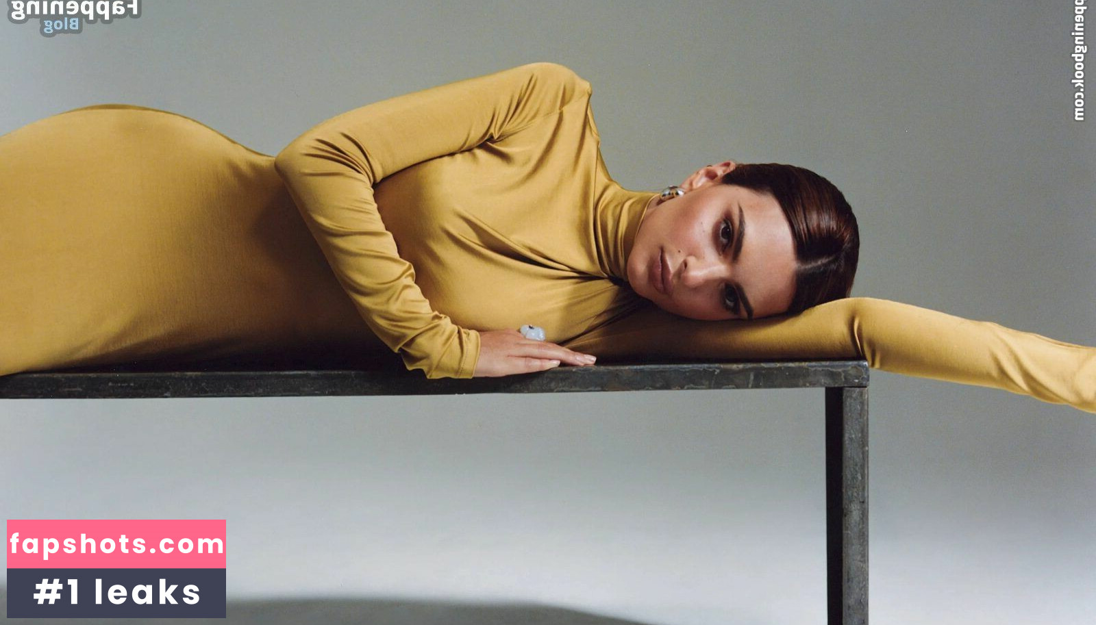 Emily Ratajkowski gallery photo #2459