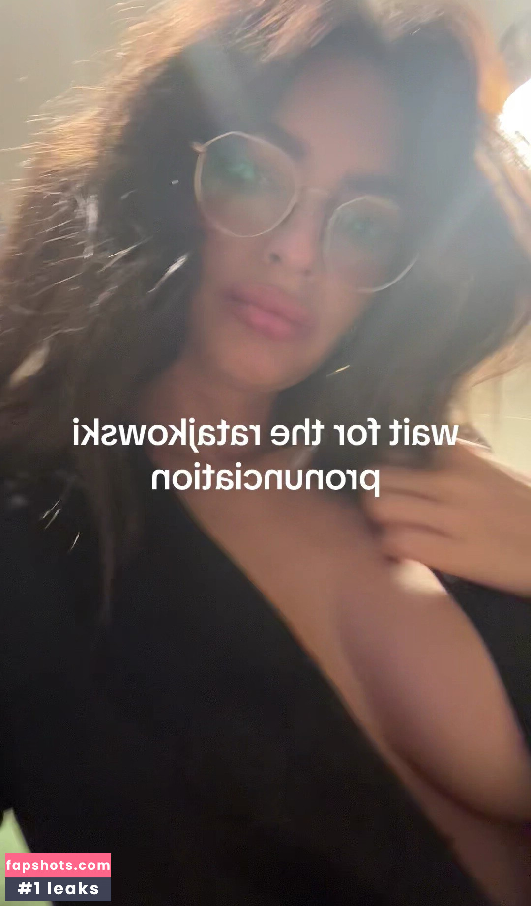 Emily Ratajkowski gallery photo #2529