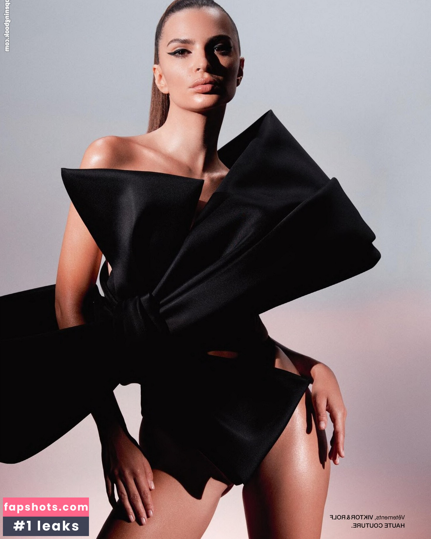 Emily Ratajkowski gallery photo #2531