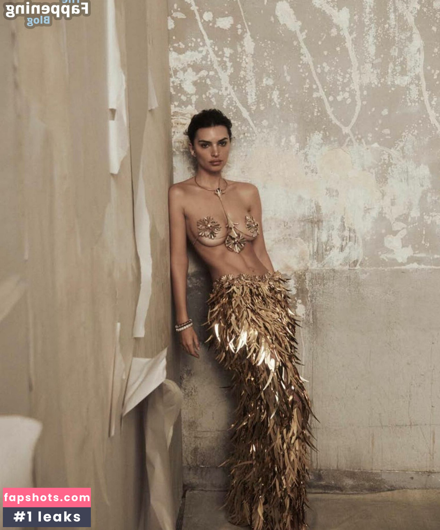 Emily Ratajkowski gallery photo #2568