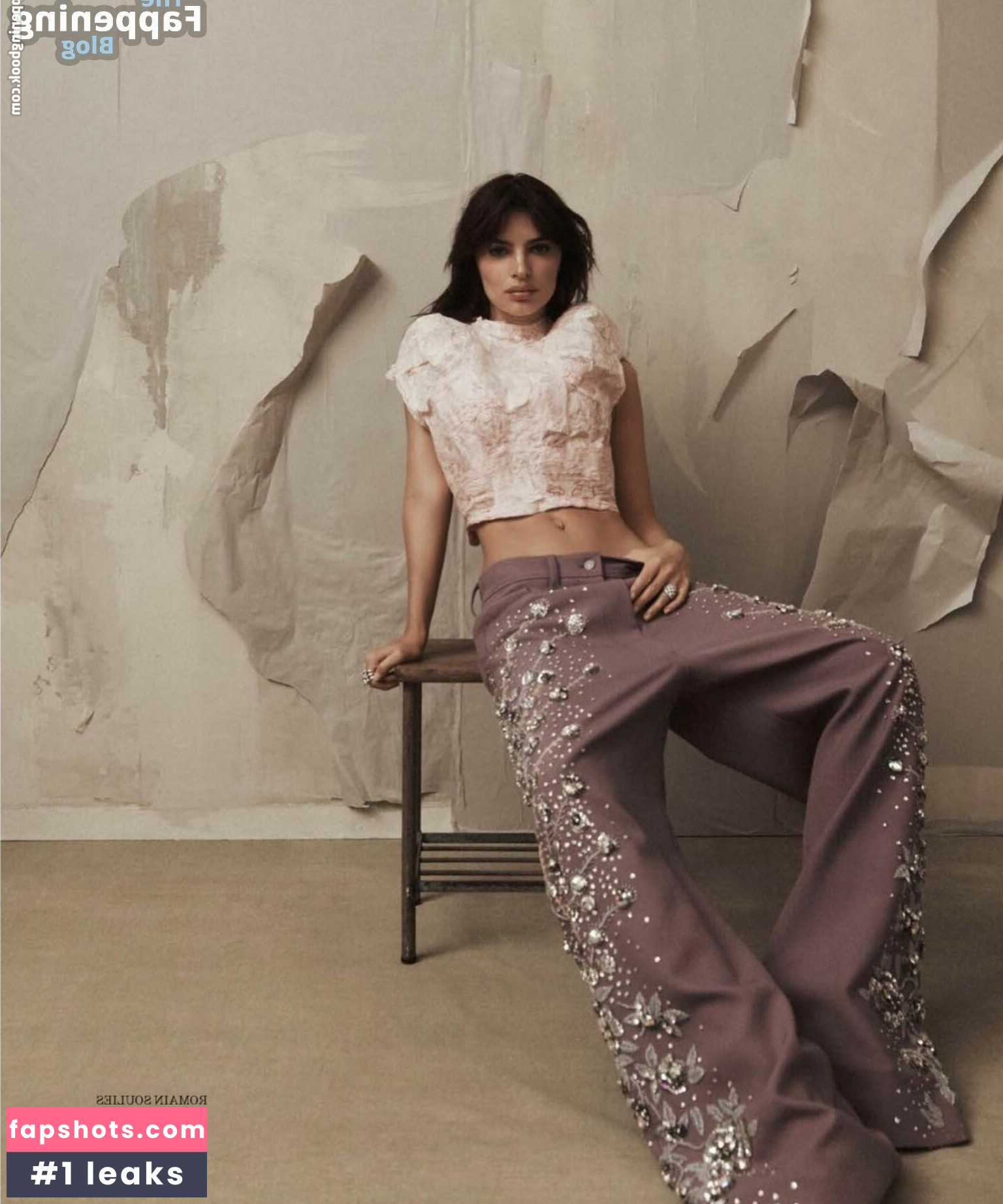 Emily Ratajkowski gallery photo #2569